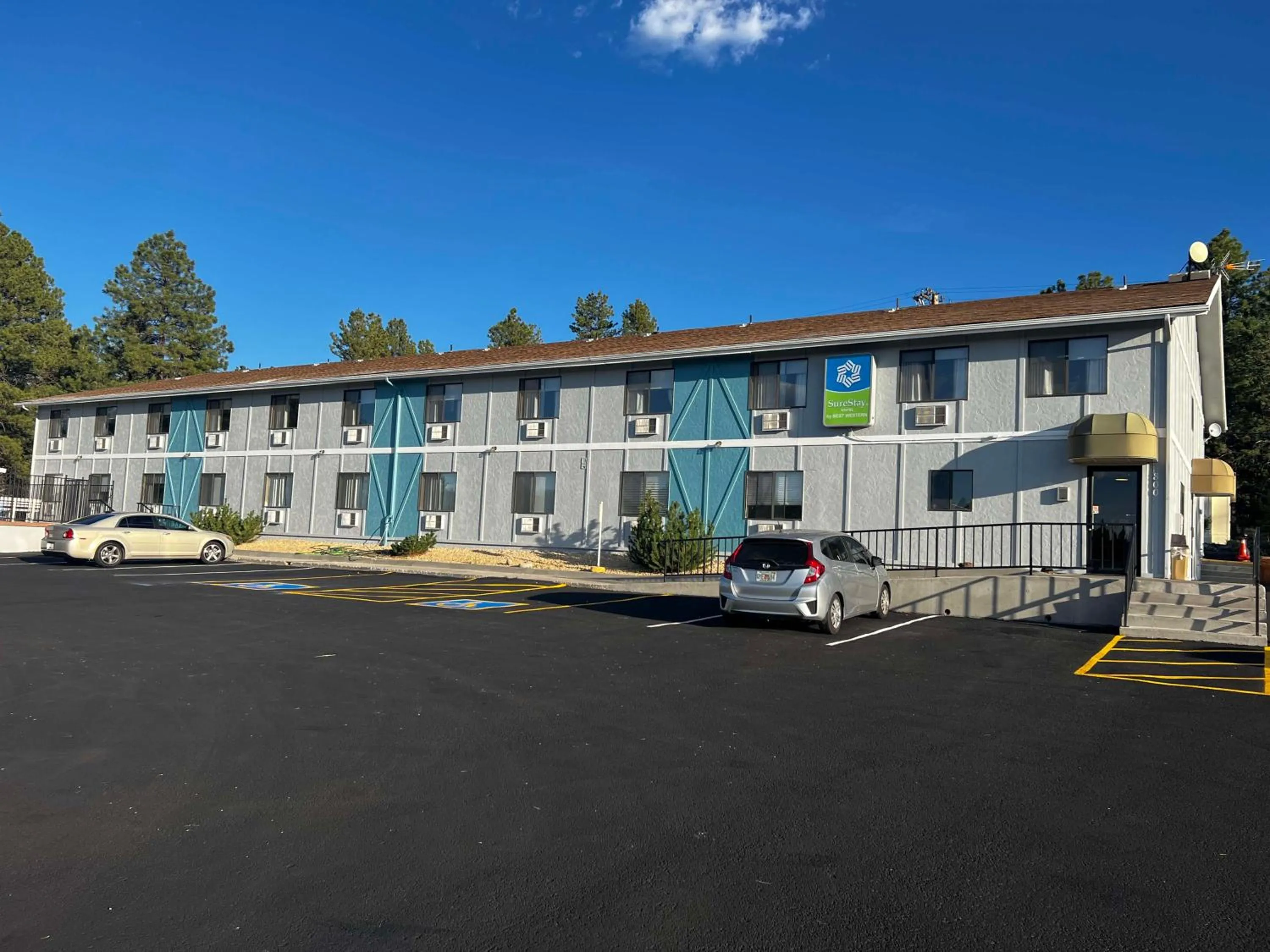Property building in SureStay Hotel by Best Western Williams - Grand Canyon