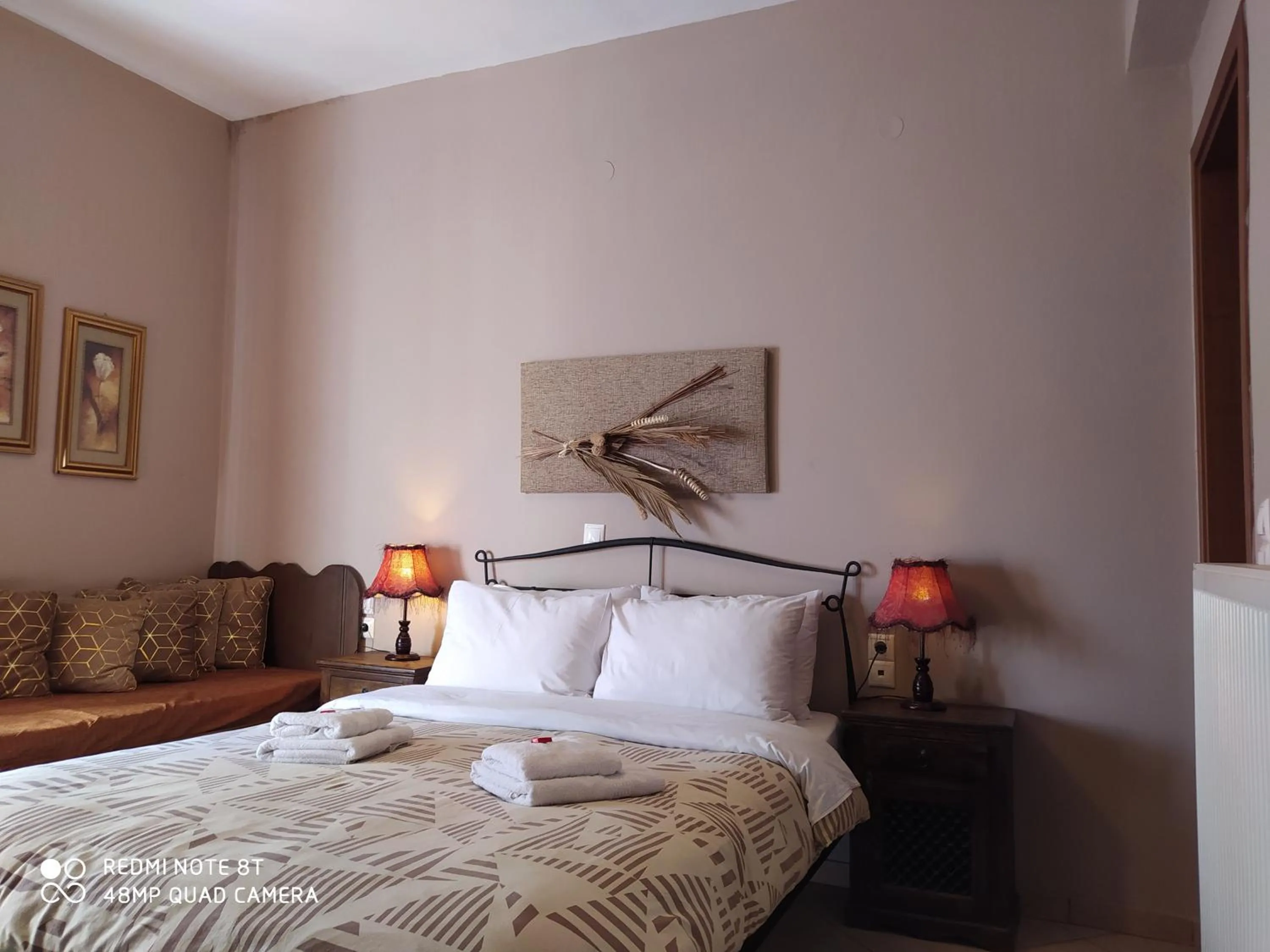 Property building, Bed in Xenonas Sta Tzakia