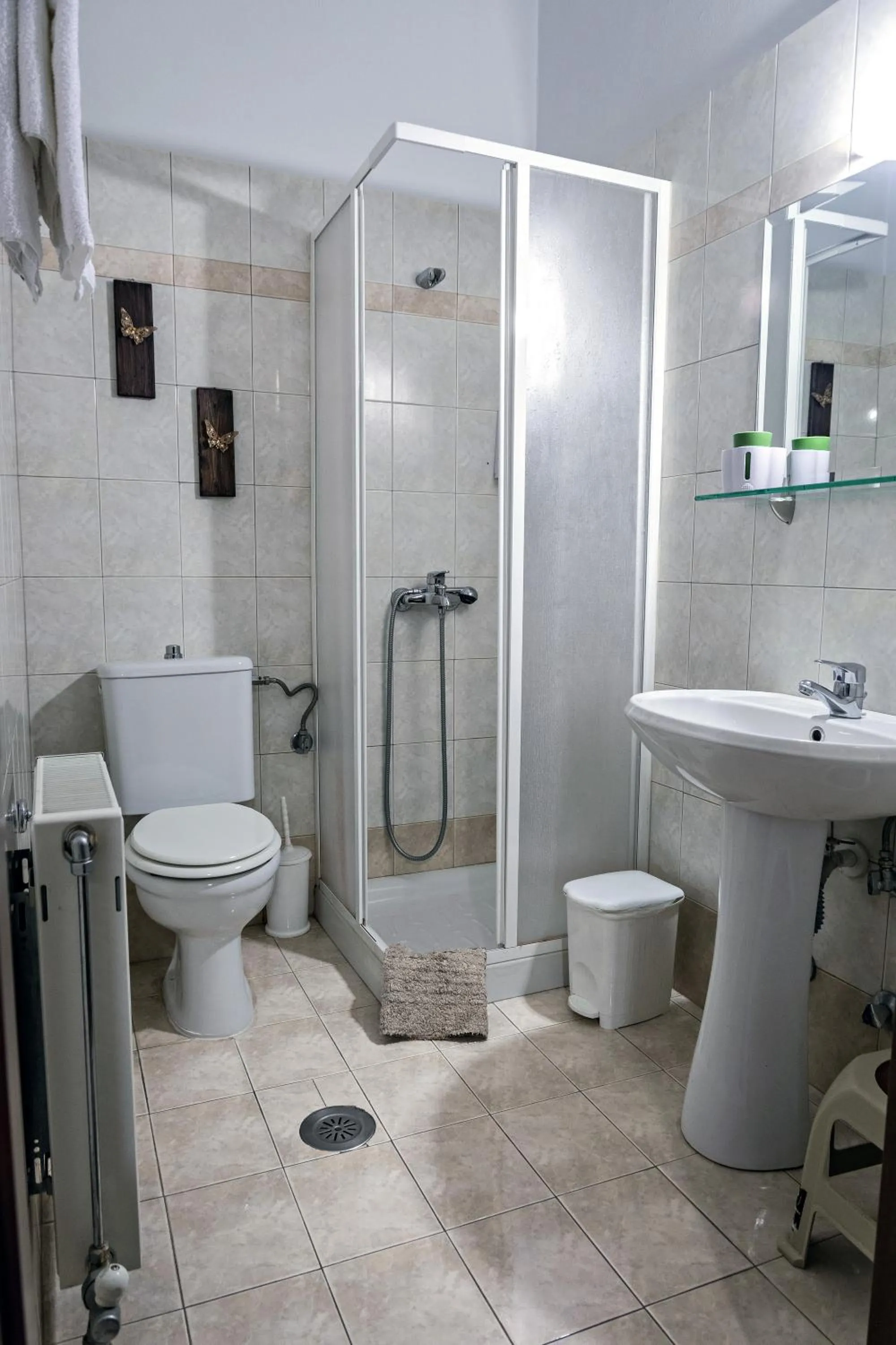 Shower in Xenonas Sta Tzakia