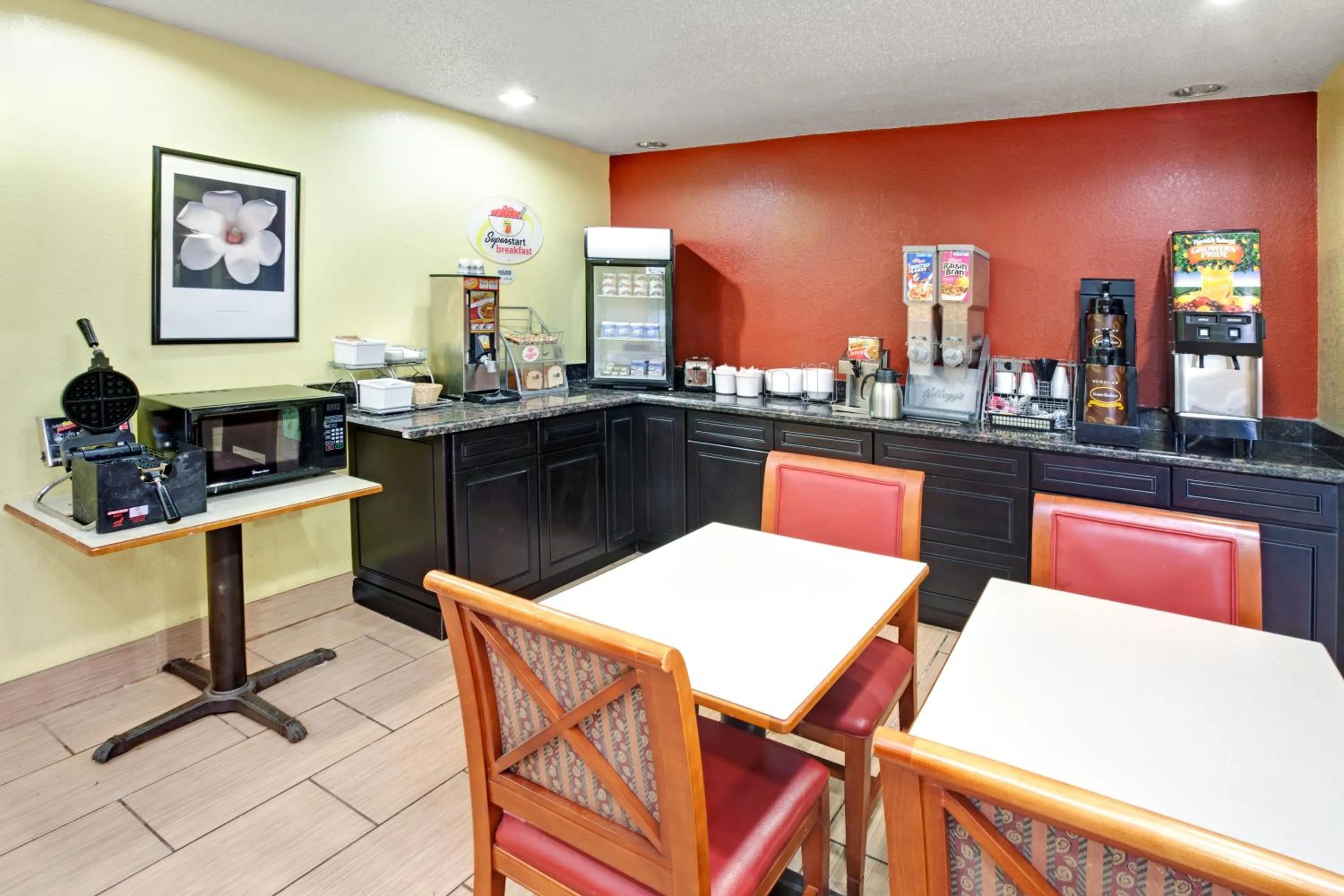 Continental breakfast in Super 8 by Wyndham Romeoville Bolingbrook