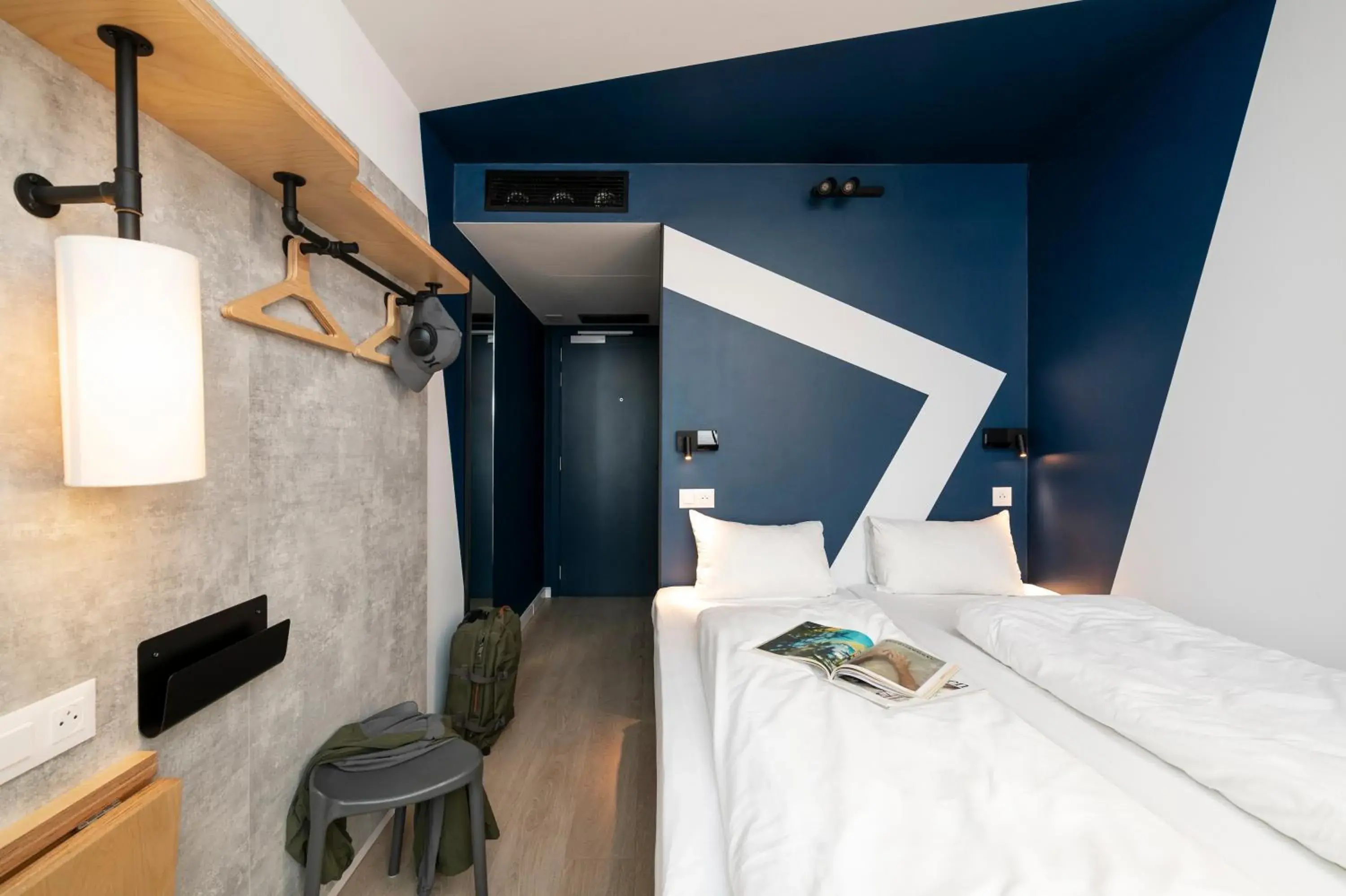 Standard Room With Three Single Beds in ibis budget Gent Centrum Dampoort Standard Room With Three Single Beds in ibis budget Gent Centrum Dampoort