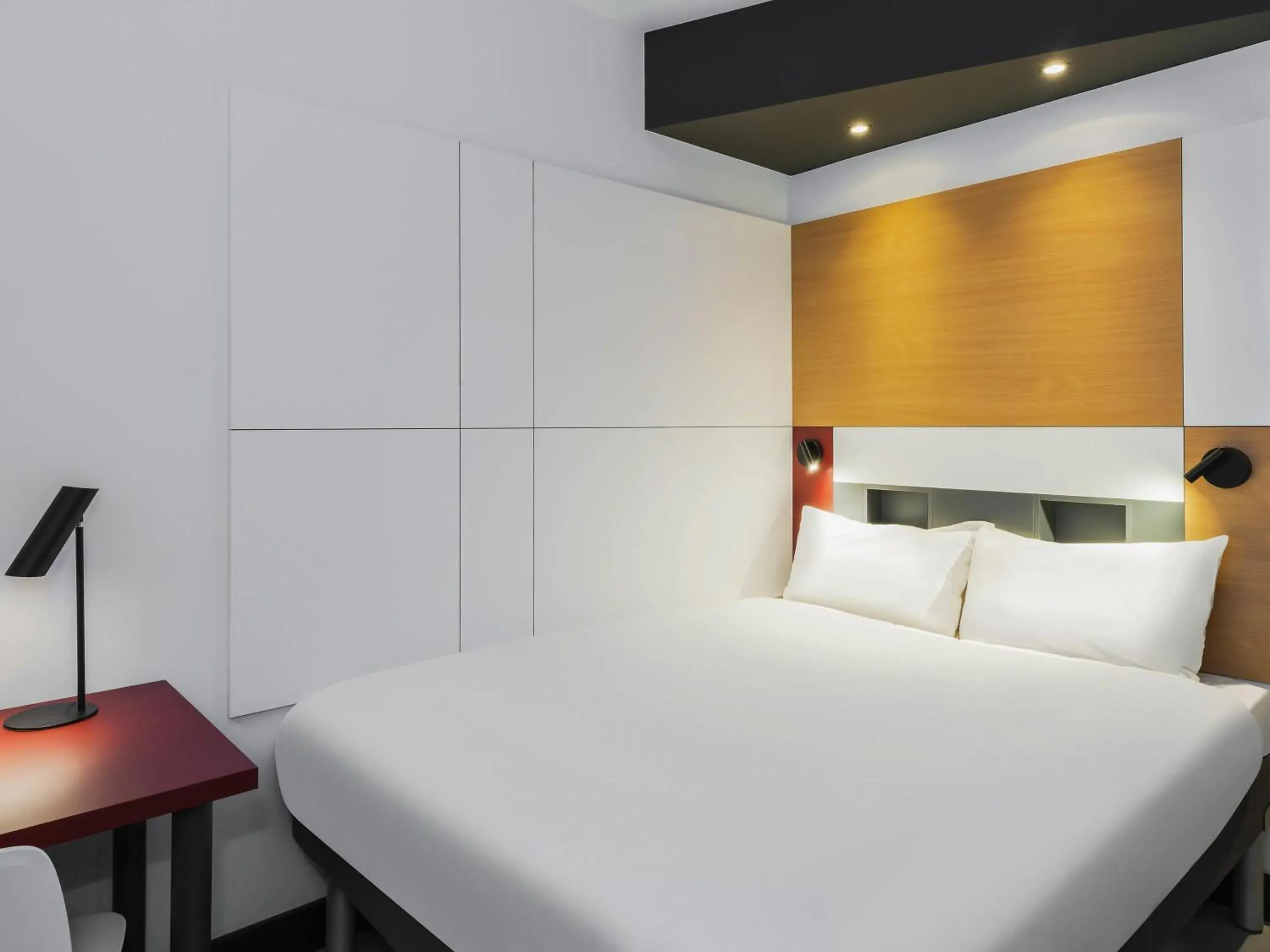 Bedroom, Bed in ibis budget Brugge Jabbeke Bedroom, Bed in ibis budget Brugge Jabbeke