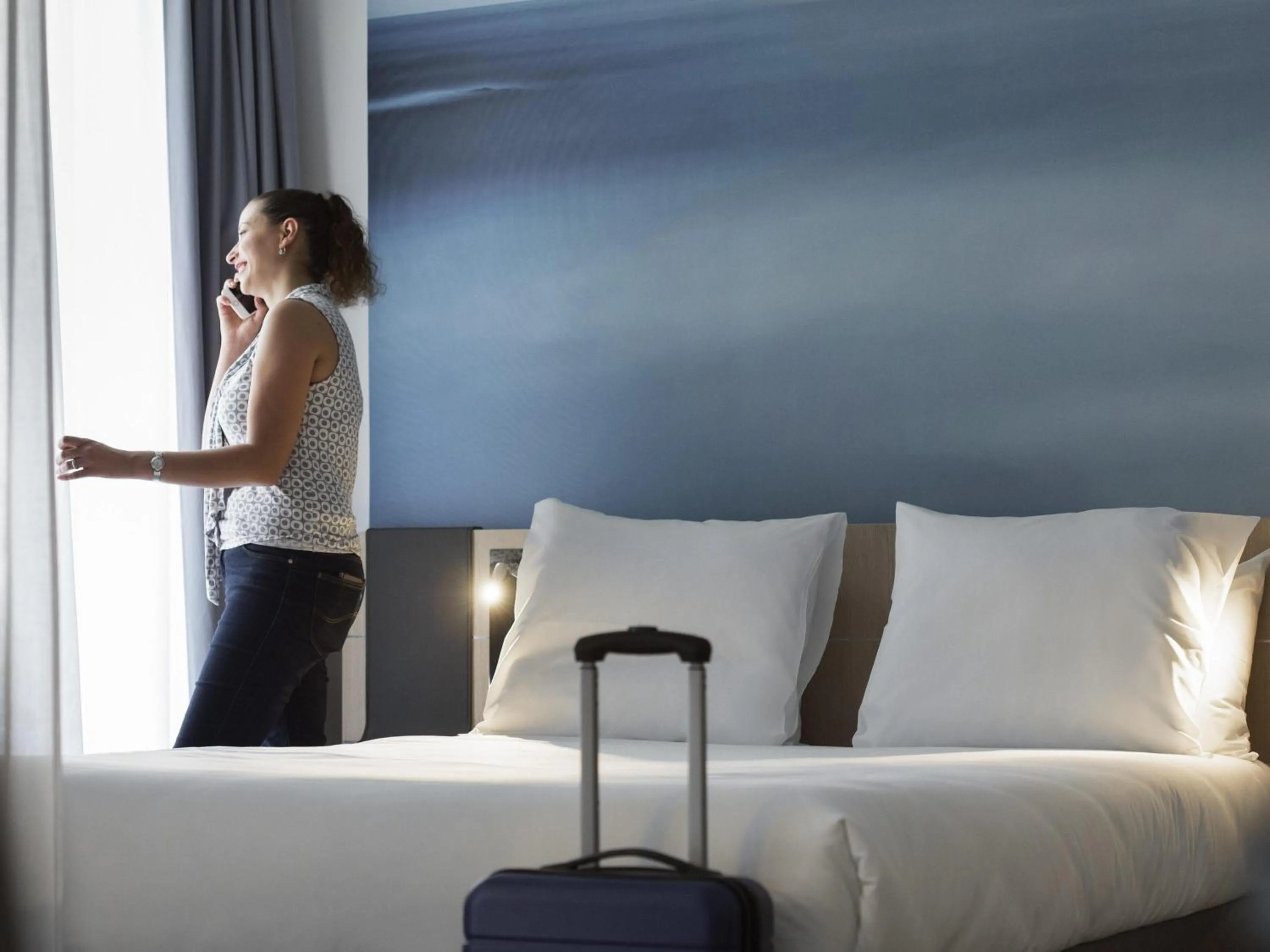 Bedroom, Bed in Novotel Charleroi Centre