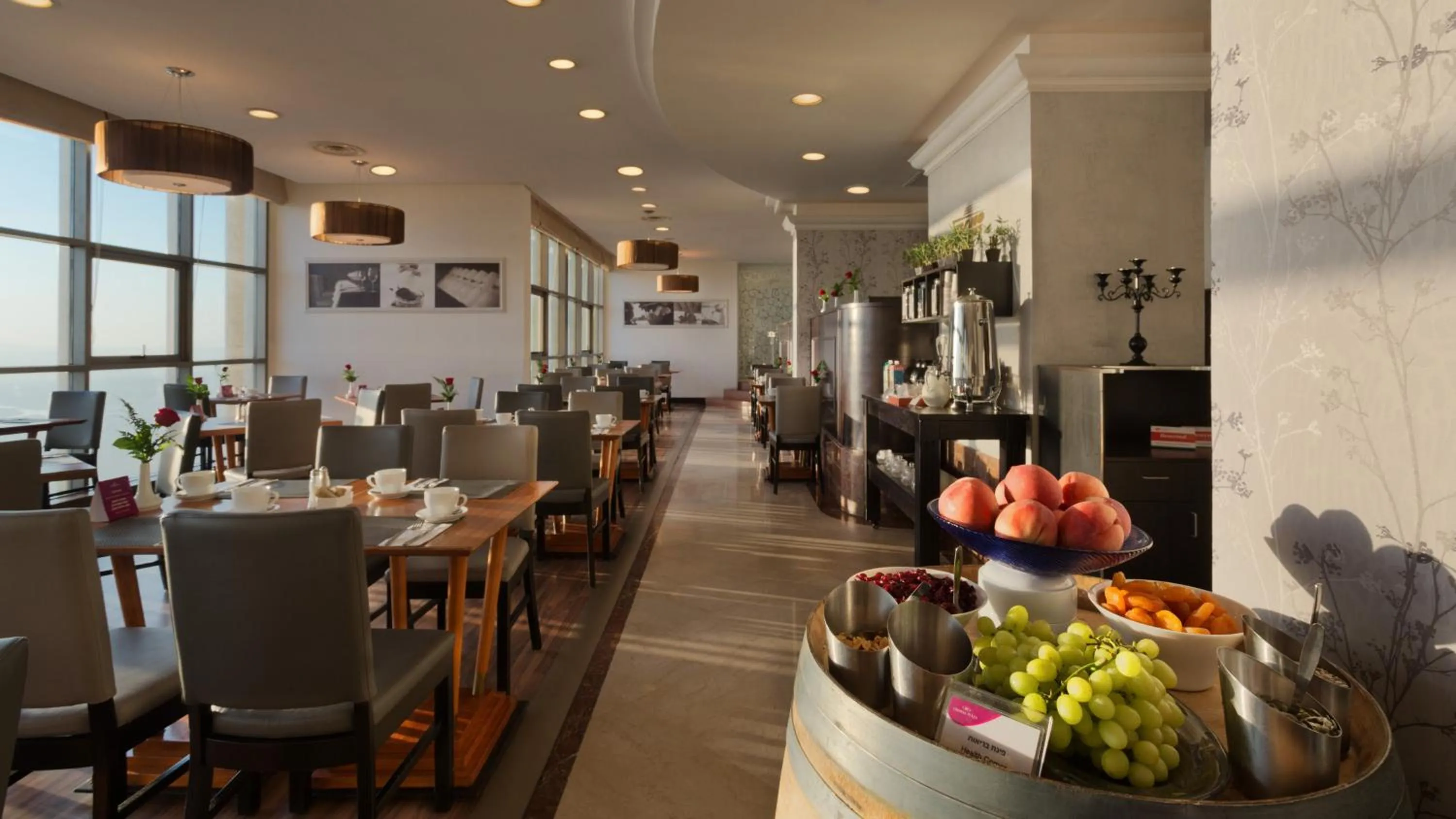 Restaurant/places to eat in Crowne Plaza Haifa by IHG