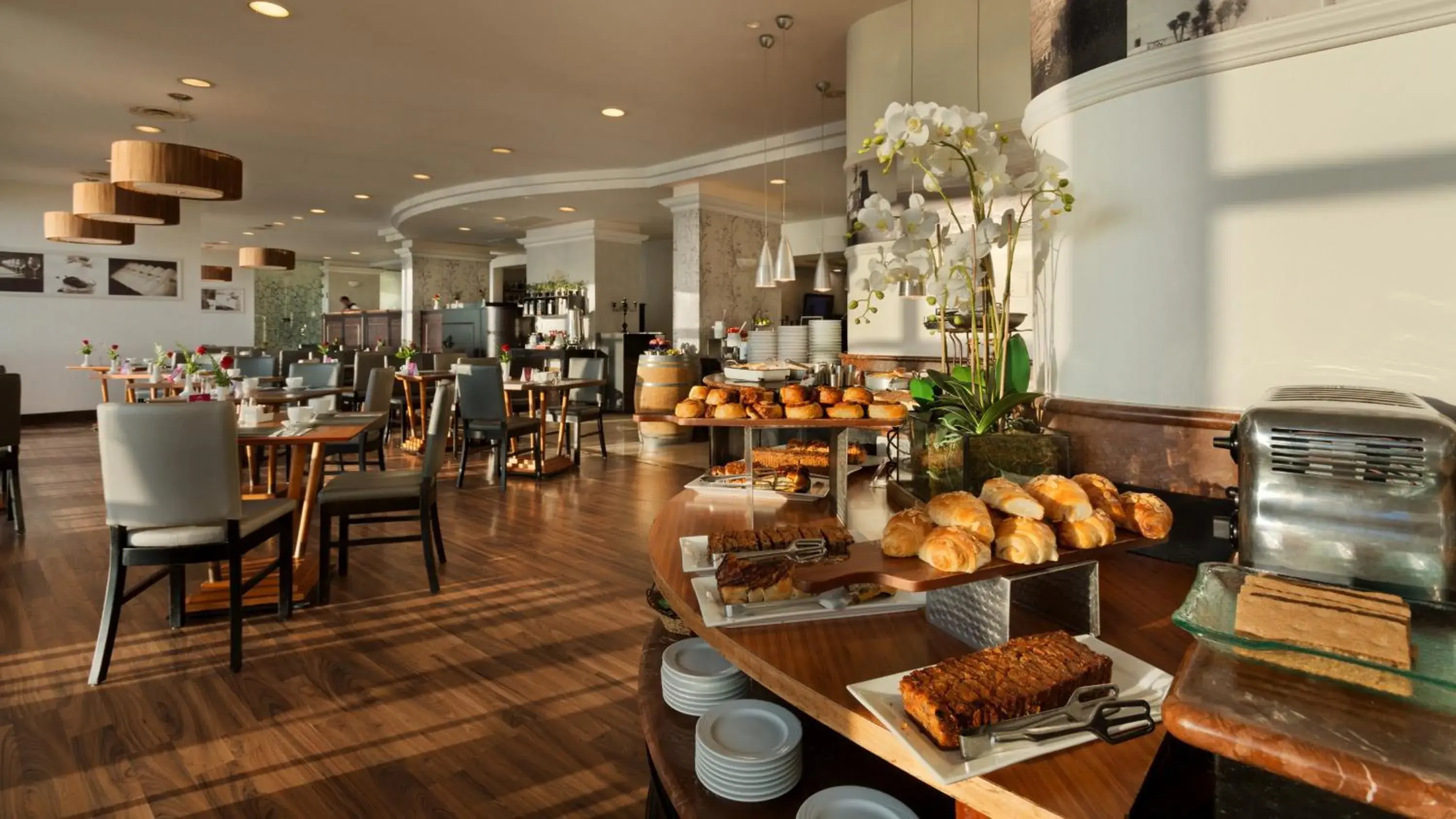 Restaurant/places to eat in Crowne Plaza Haifa by IHG Restaurant/places to eat in Crowne Plaza Haifa by IHG
