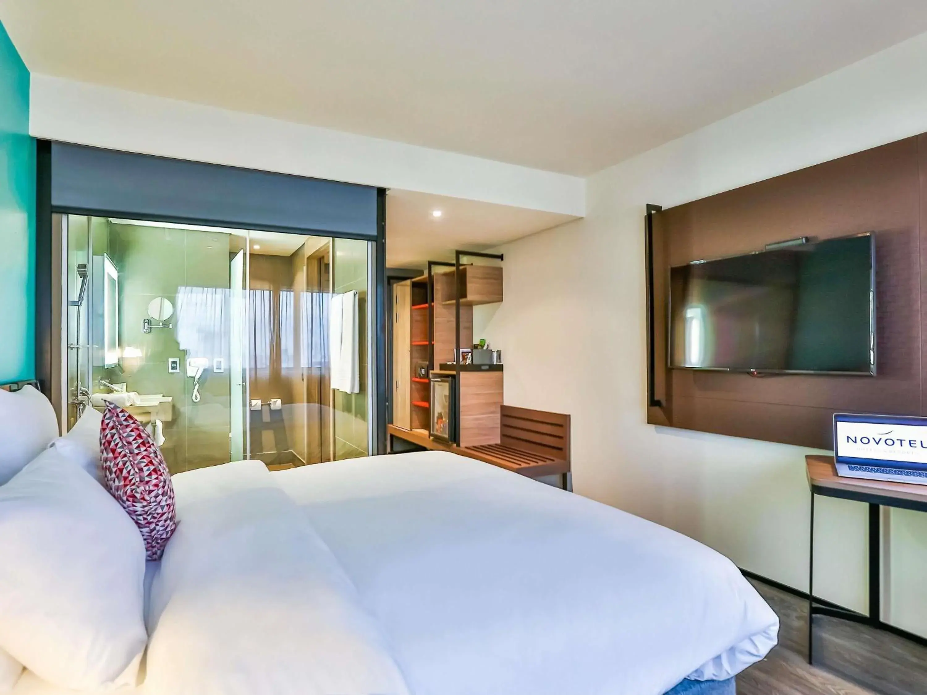 Executive Apartment with Queen Bed in Novotel Sorocaba Executive Apartment with Queen Bed in Novotel Sorocaba