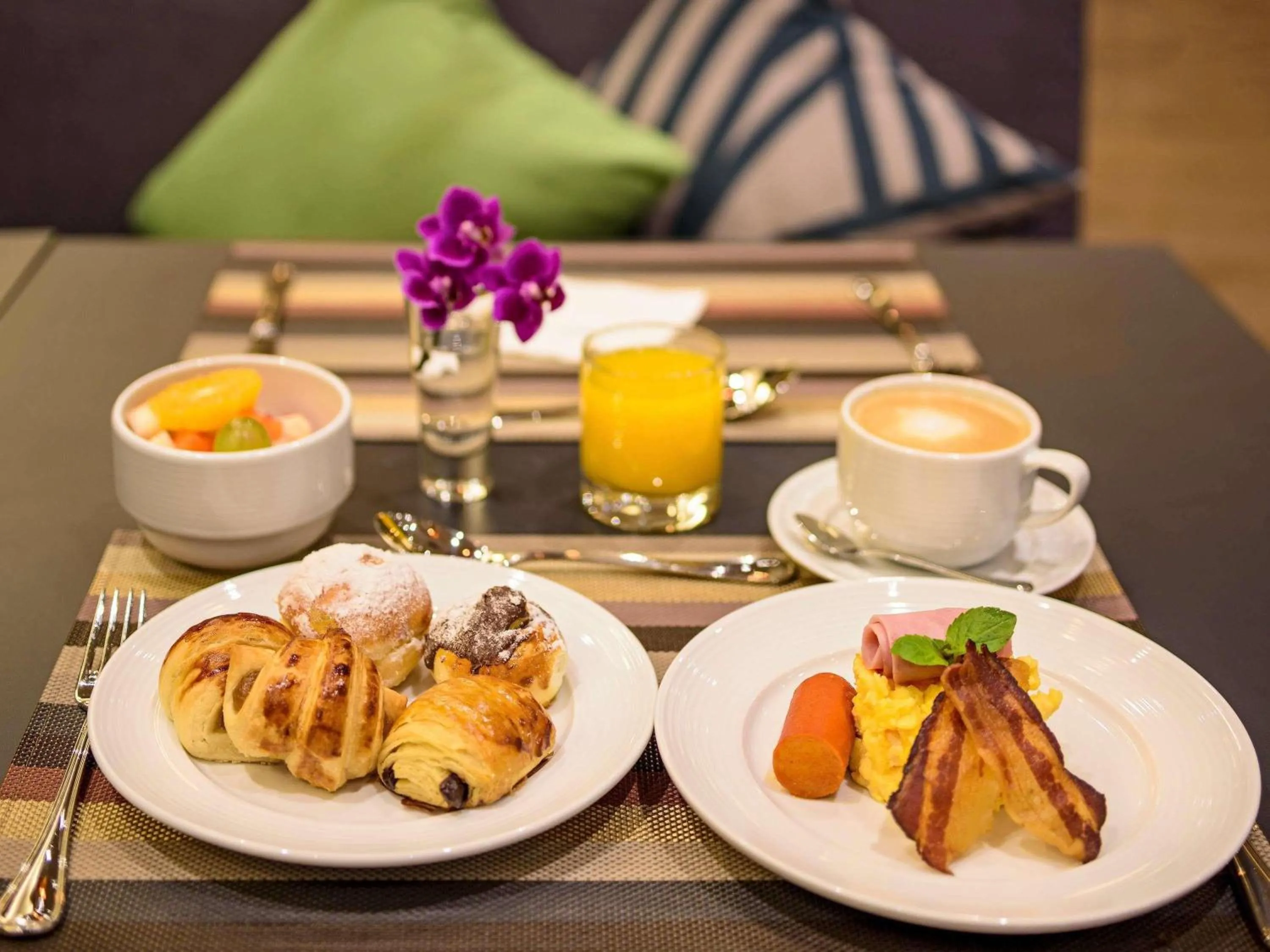 Restaurant/places to eat in Novotel Sorocaba