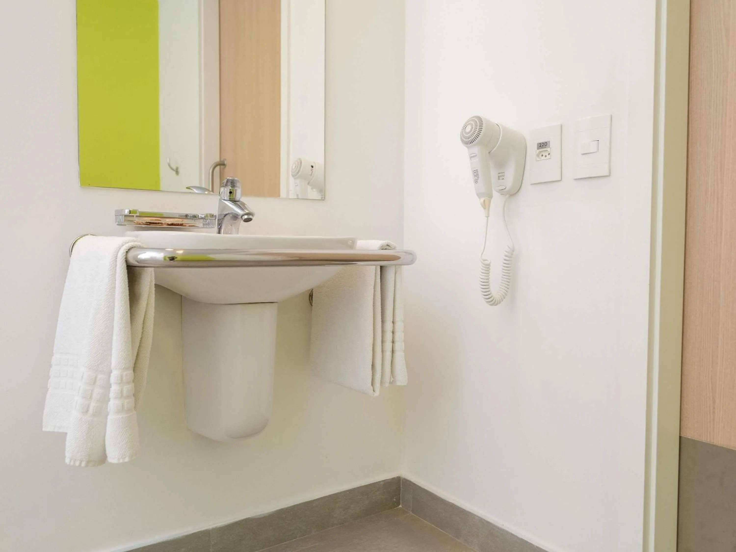 Bedroom in ibis budget Sorocaba