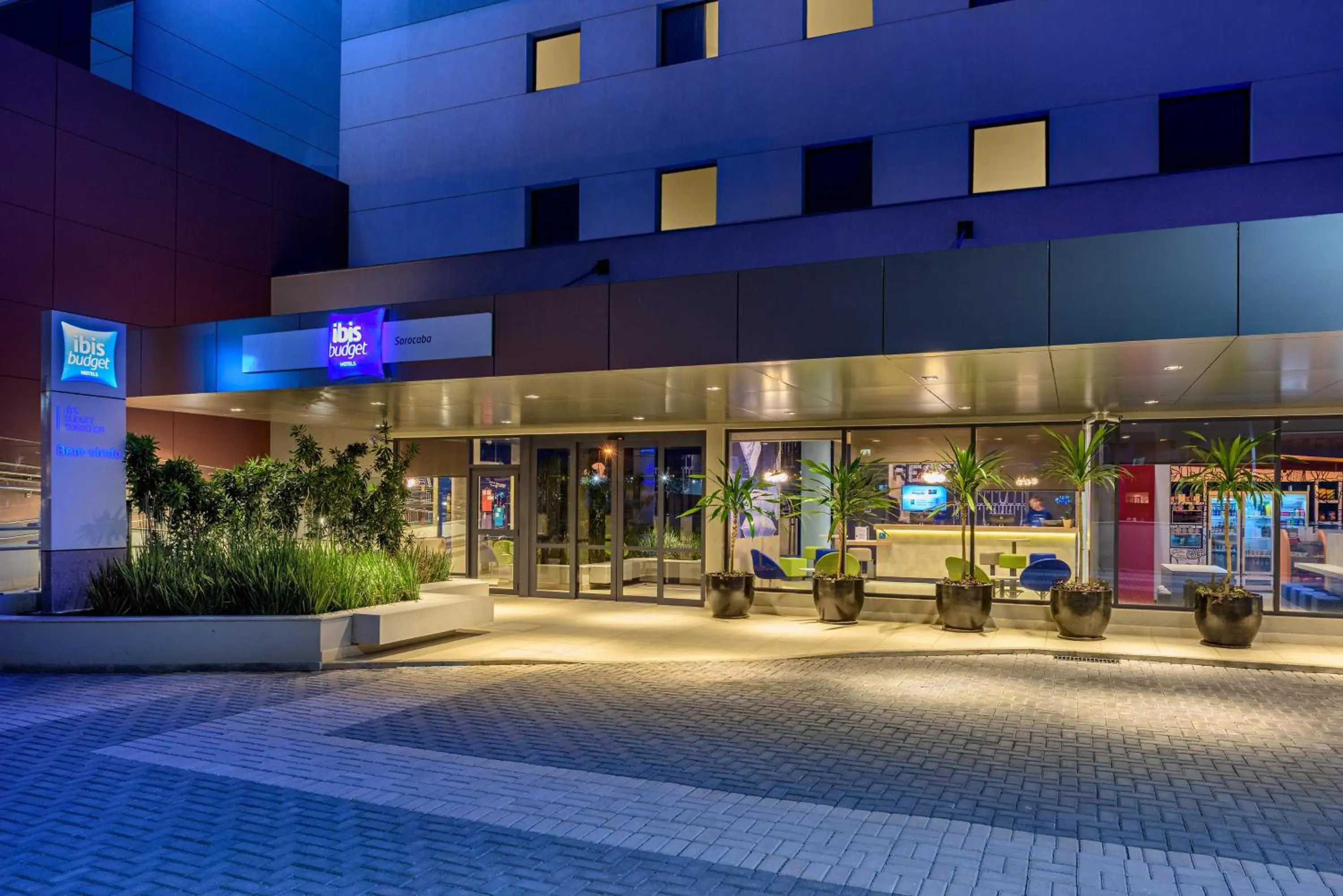 Facade/entrance in ibis budget Sorocaba Facade/entrance in ibis budget Sorocaba