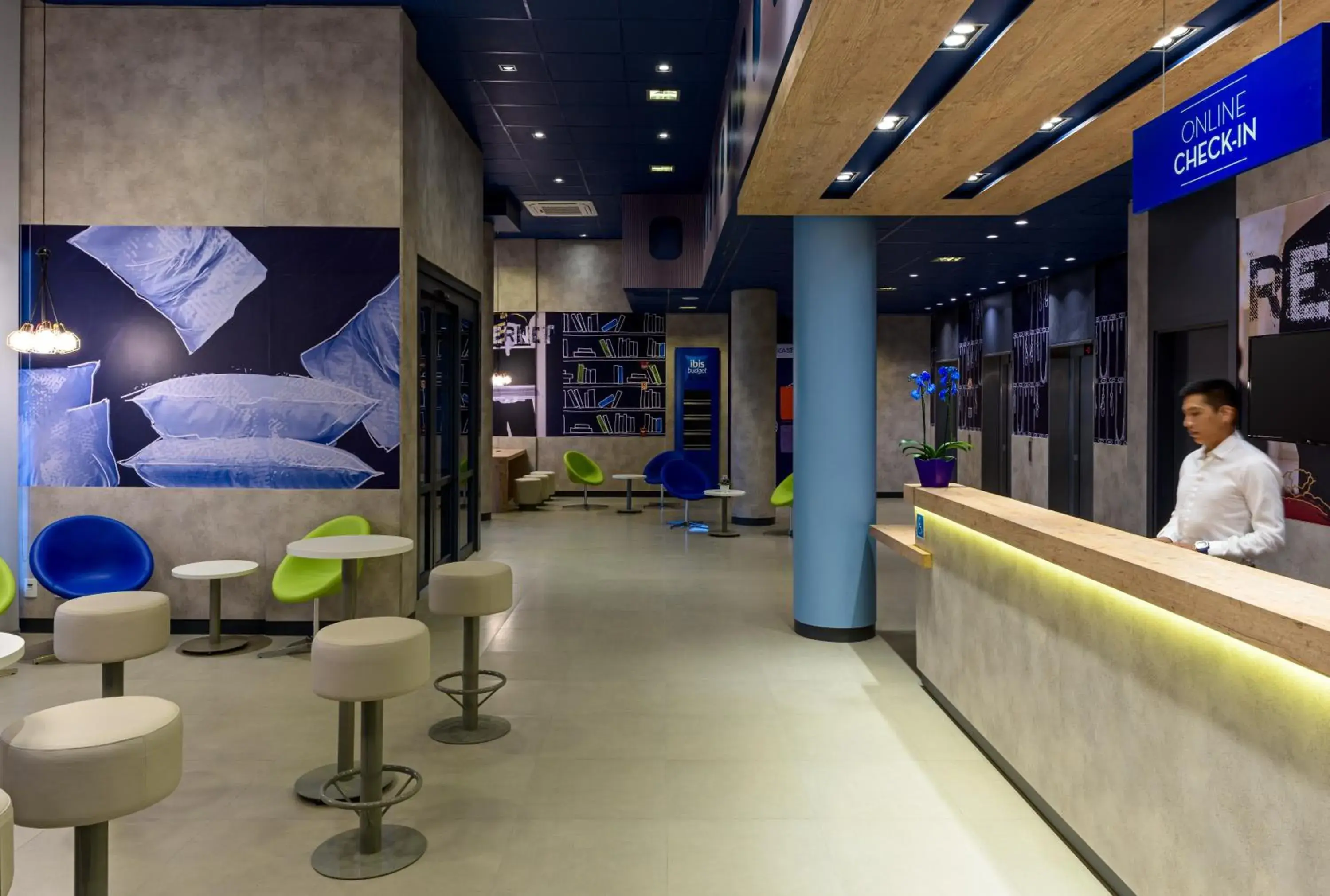 Lobby or reception in ibis budget Sorocaba Lobby or reception in ibis budget Sorocaba
