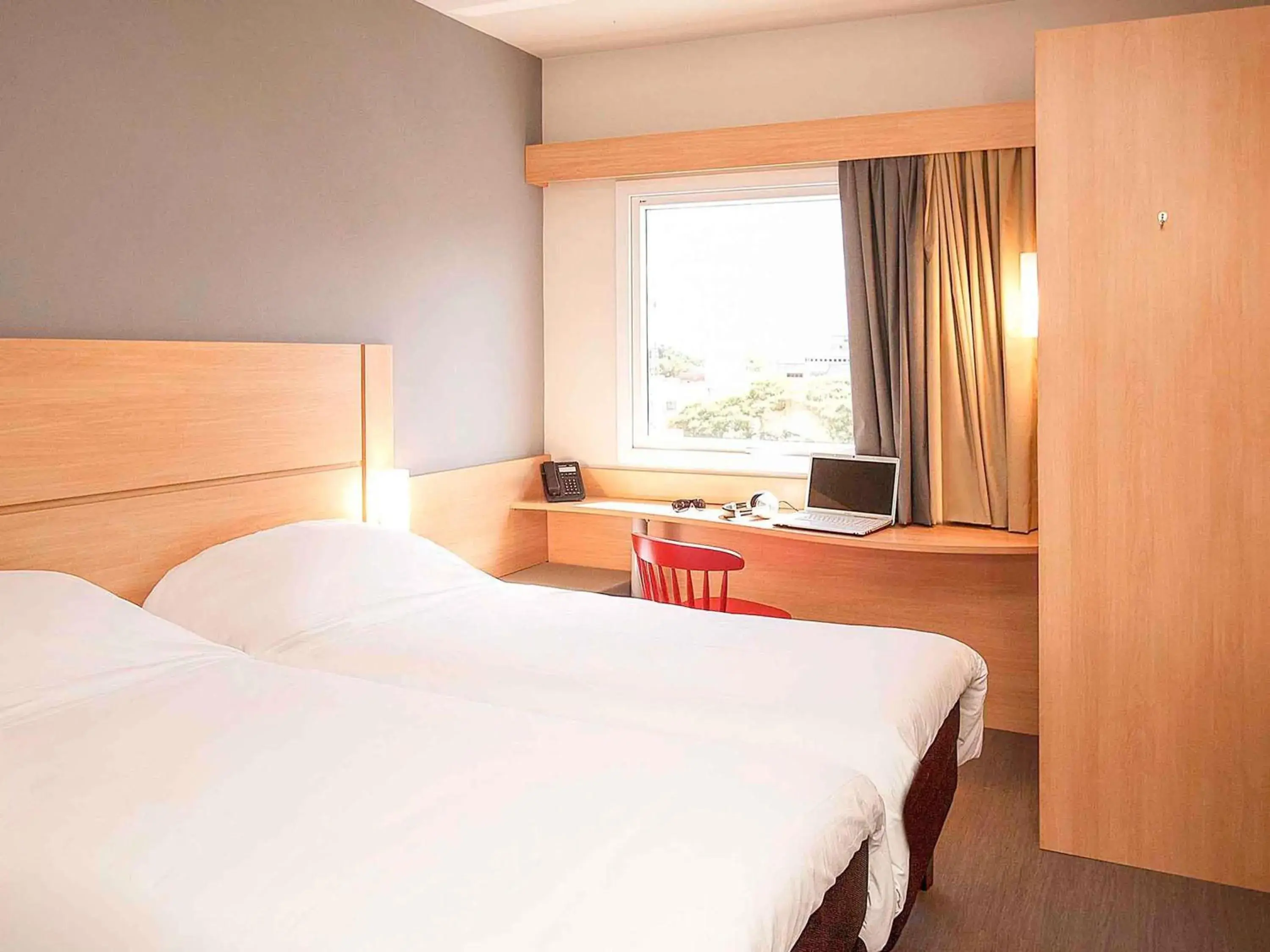 Property building, Bed in ibis Montenegro Property building, Bed in ibis Montenegro