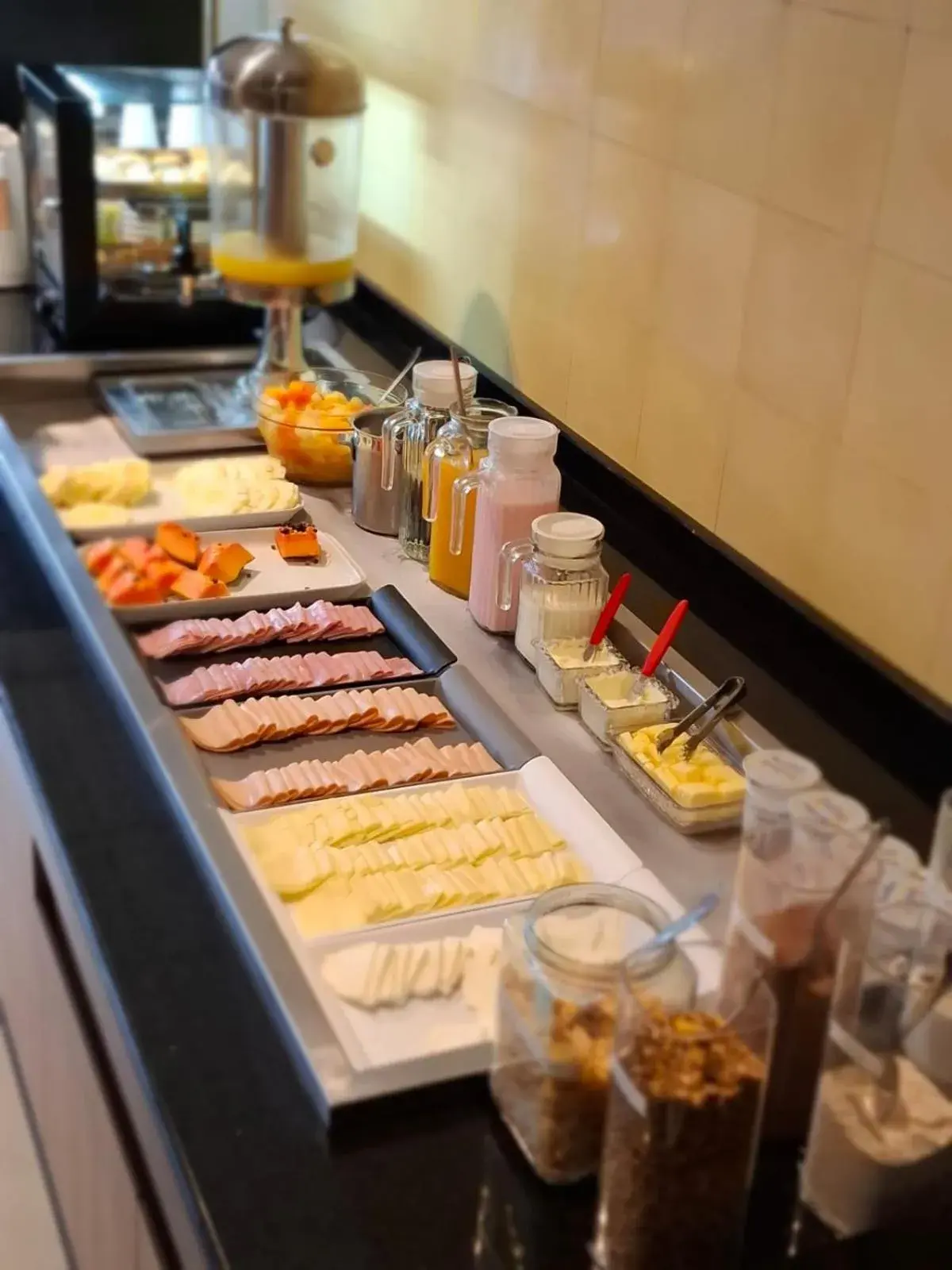 Restaurant/places to eat in ibis Montenegro Restaurant/places to eat in ibis Montenegro