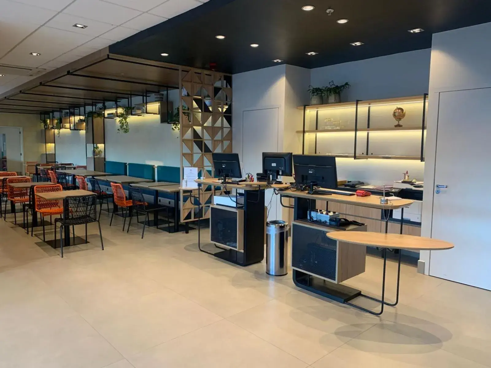 Restaurant/places to eat in ibis Montenegro Restaurant/places to eat in ibis Montenegro