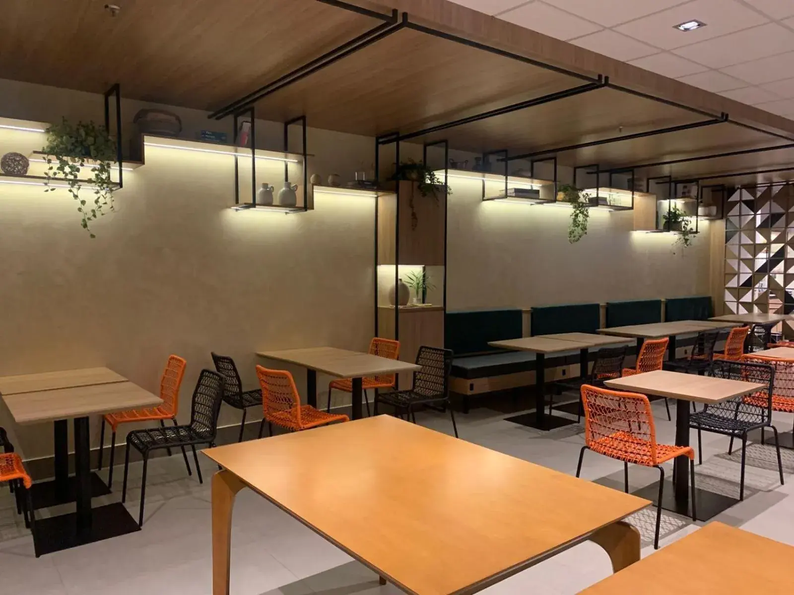 Restaurant/places to eat in ibis Montenegro Restaurant/places to eat in ibis Montenegro