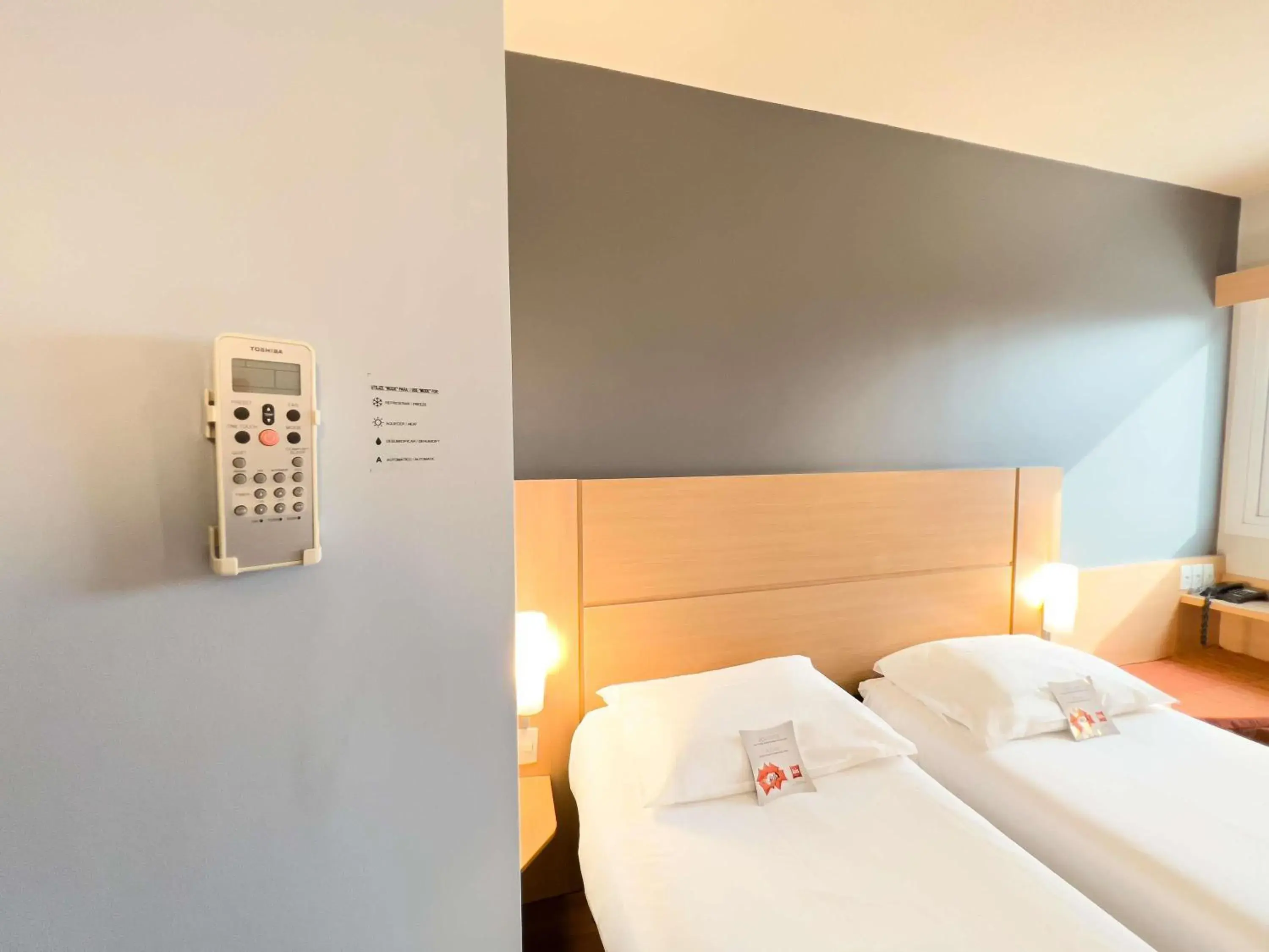 Bedroom, Bed in ibis Passo Fundo Centro Bedroom, Bed in ibis Passo Fundo Centro