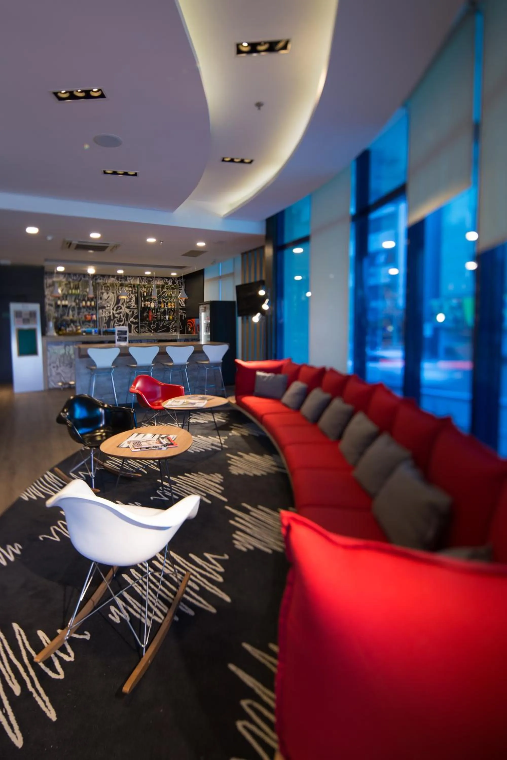 Lobby or reception in ibis Passo Fundo Centro