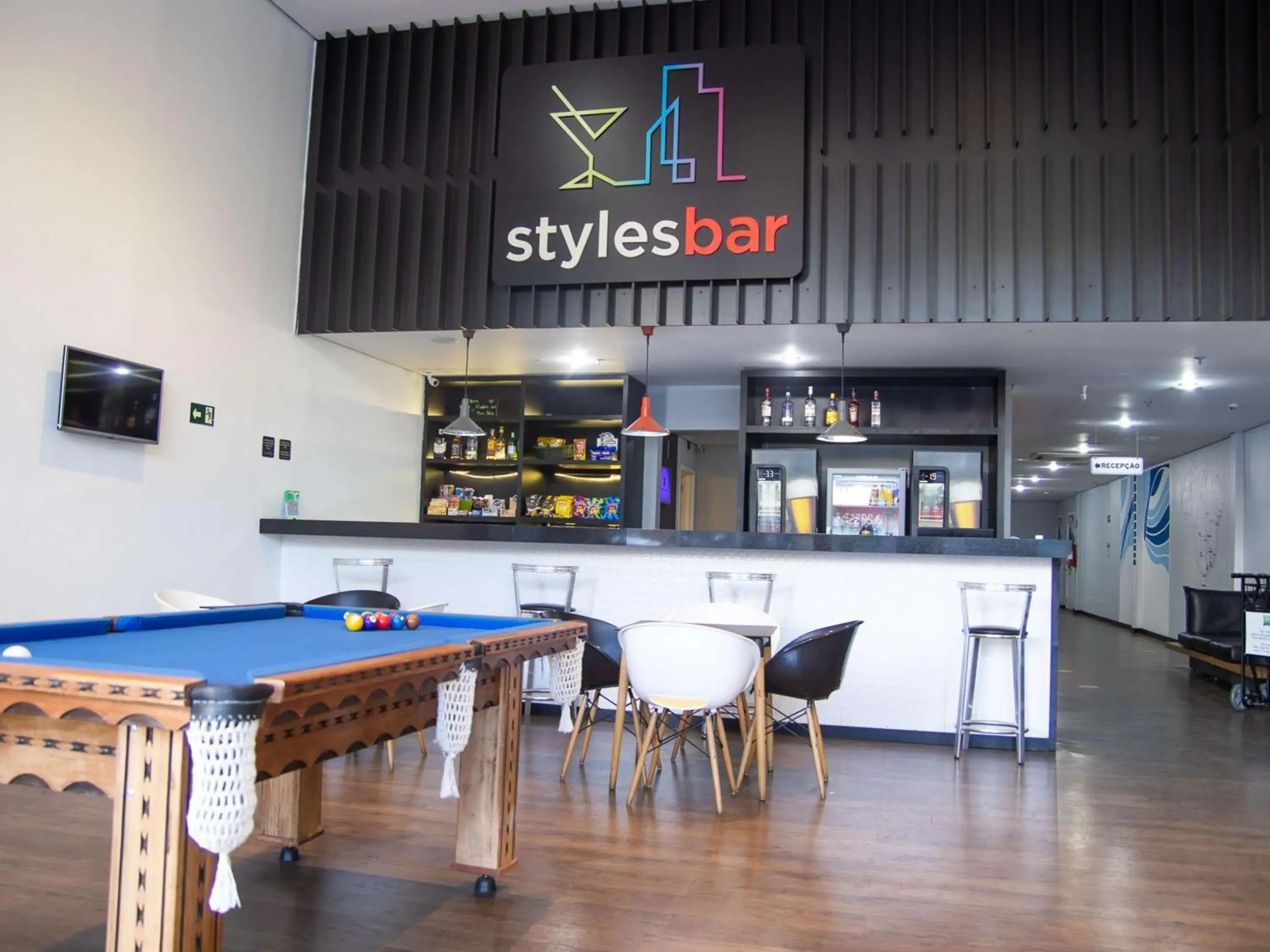Lounge or bar in ibis Styles Três Rios Lounge or bar in ibis Styles Três Rios