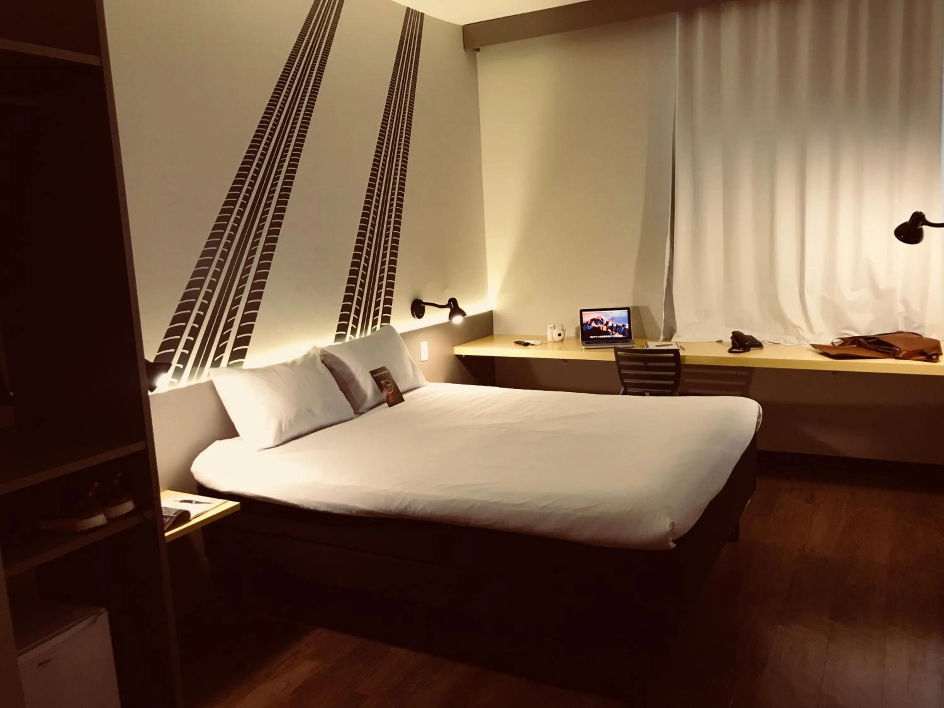 Photo of the whole room, Bed in ibis Styles Três Rios