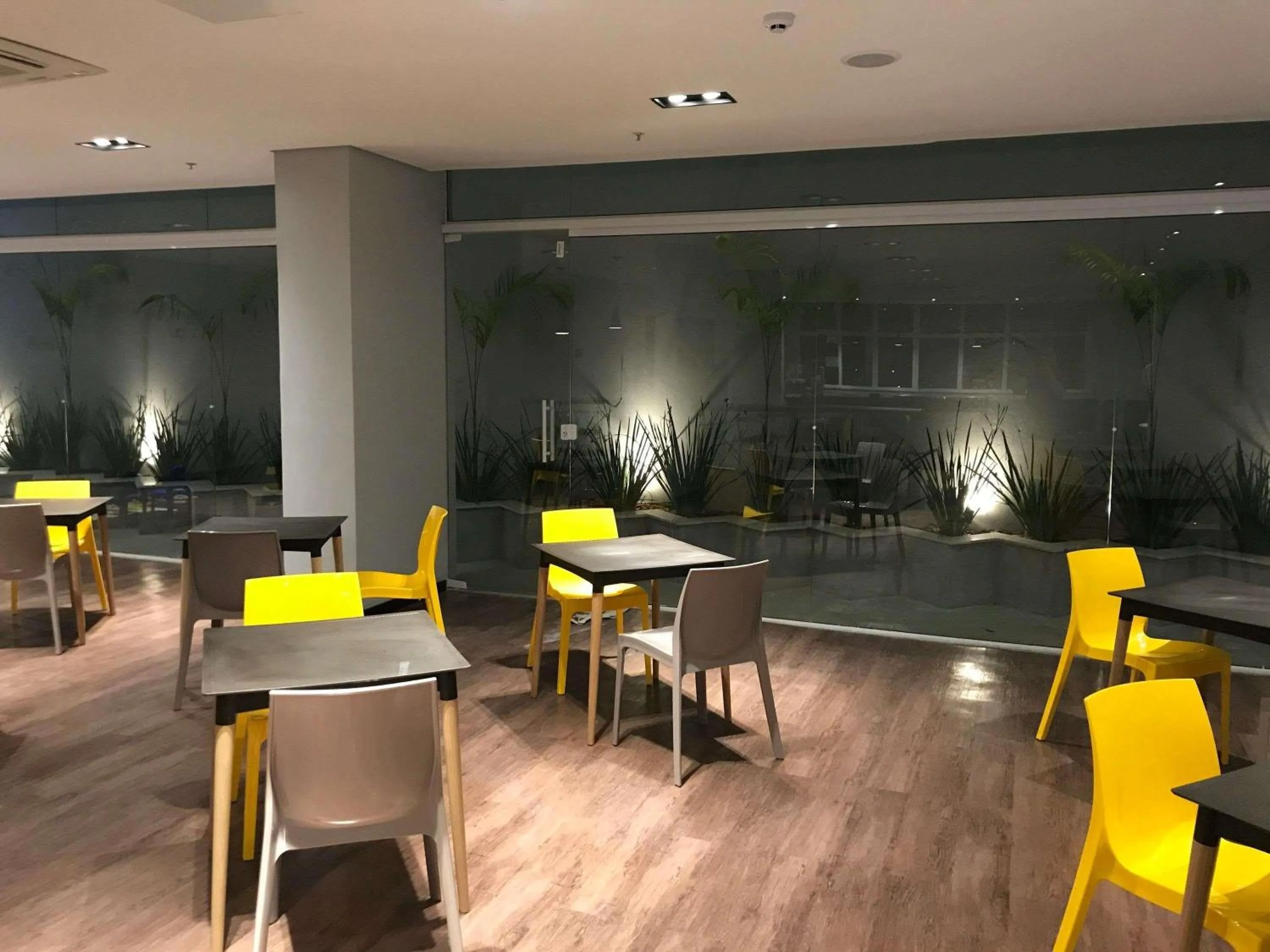 Restaurant/places to eat in ibis Styles Três Rios