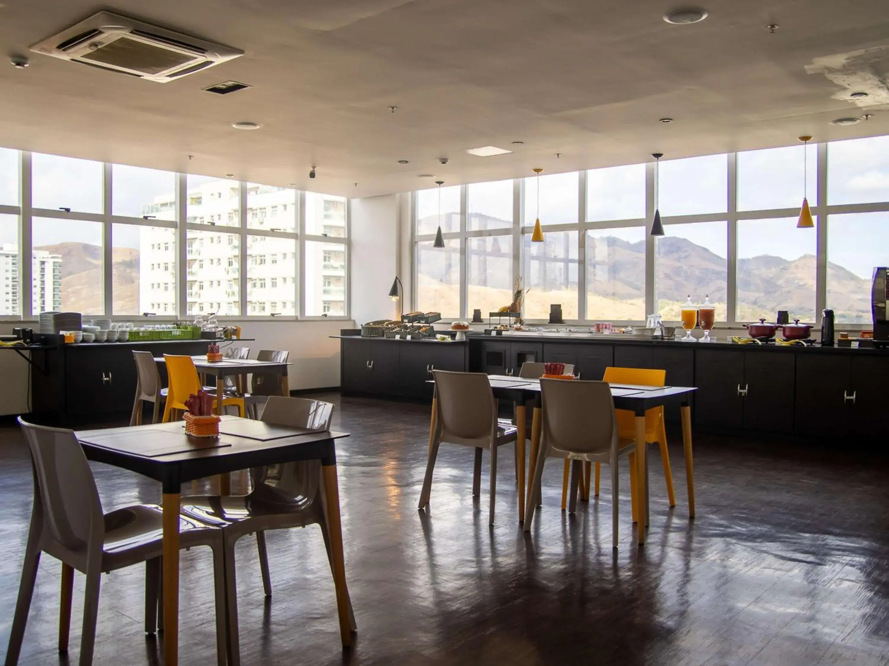 Restaurant/places to eat in ibis Styles Três Rios Restaurant/places to eat in ibis Styles Três Rios