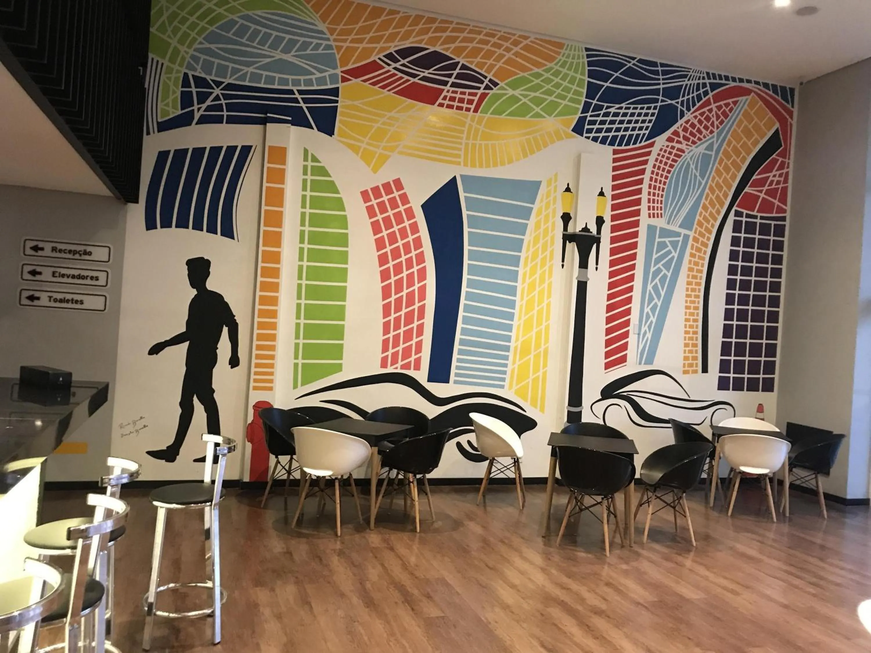 Lounge or bar in ibis Styles Três Rios