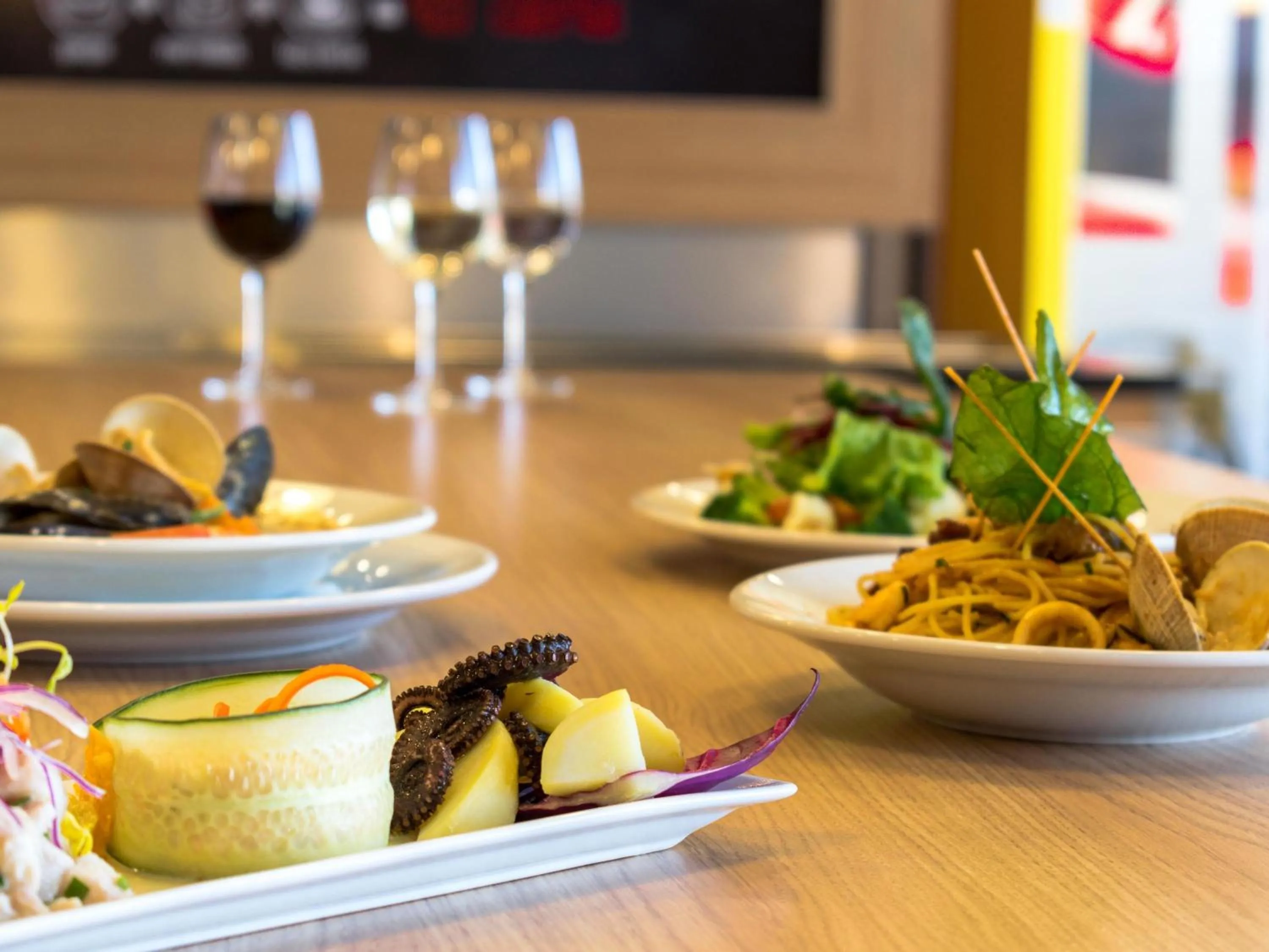 Restaurant/places to eat in ibis Calama