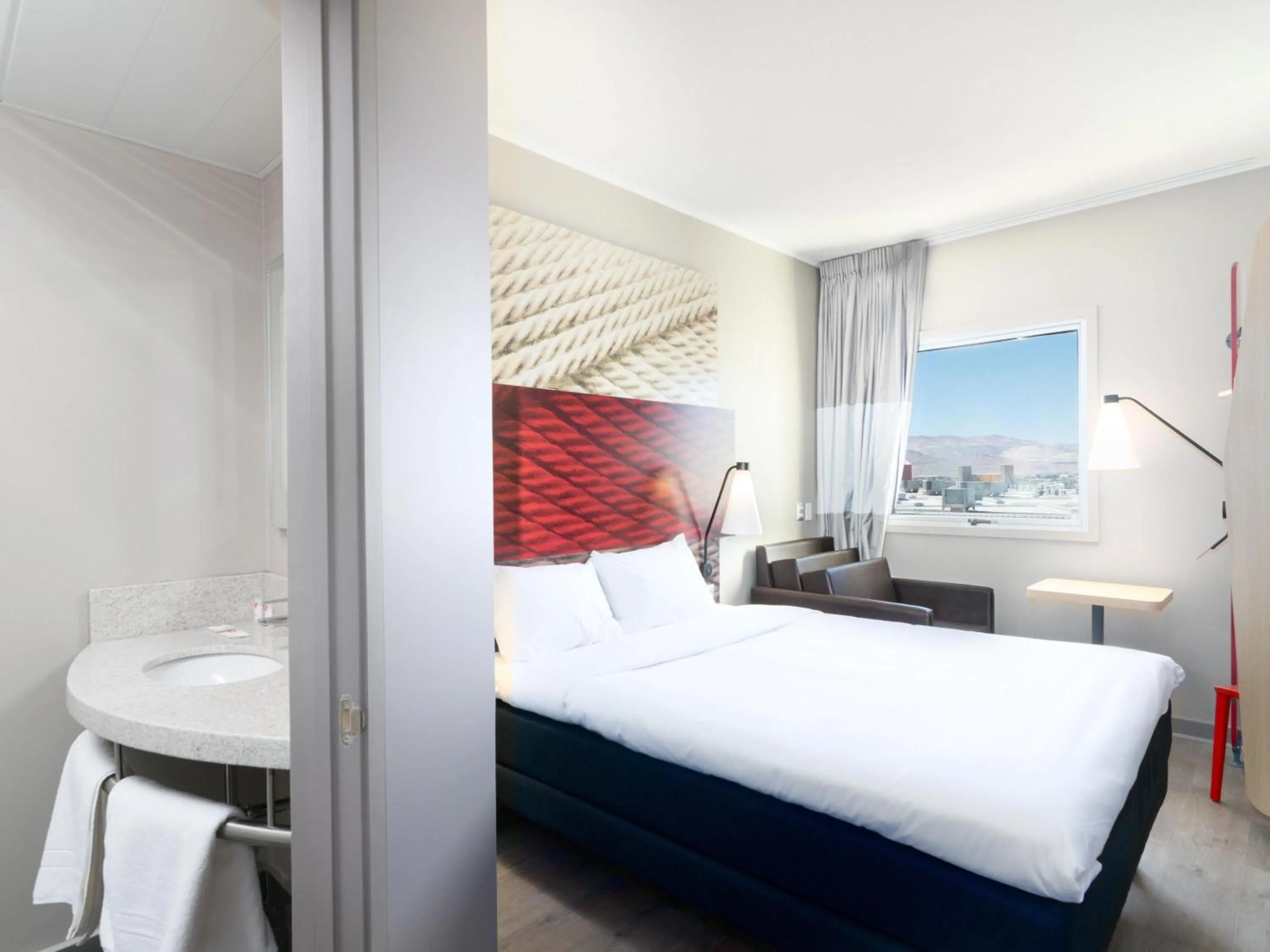 Bedroom, Bed in ibis Calama