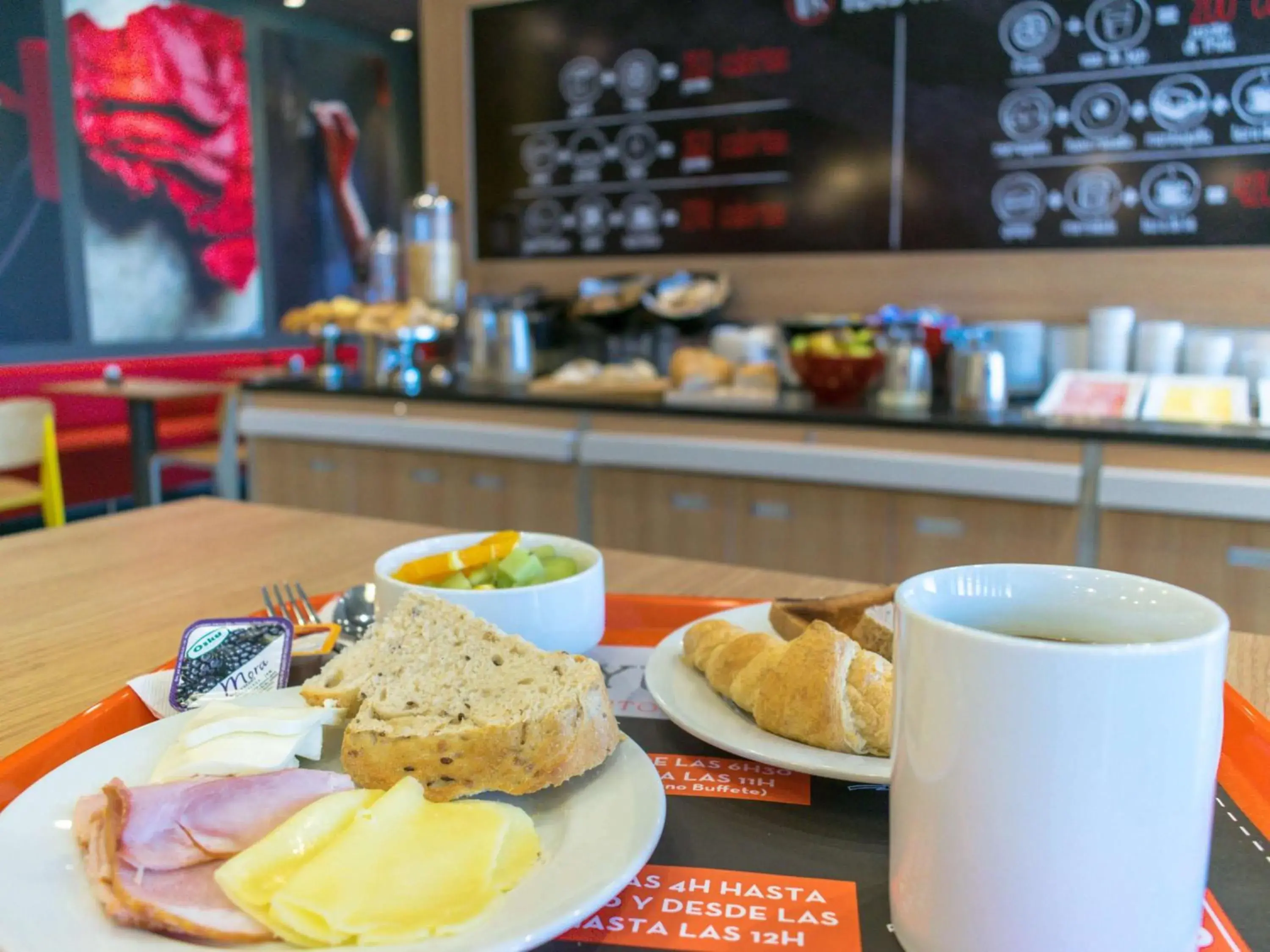 Restaurant/places to eat in ibis Calama Restaurant/places to eat in ibis Calama