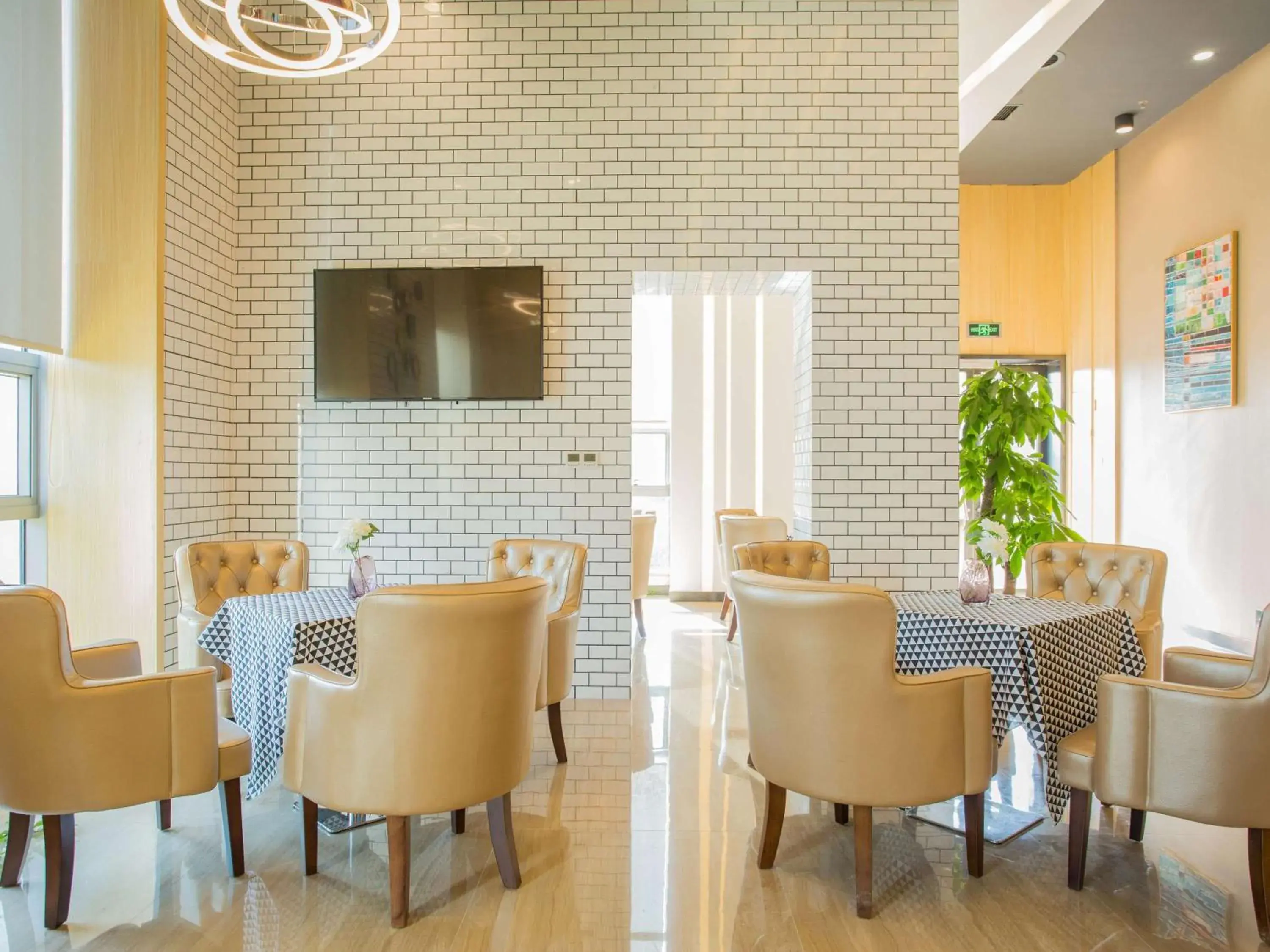 Lounge or bar in ibis Styles Changsha Intl Exhibition Ctr Lounge or bar in ibis Styles Changsha Intl Exhibition Ctr