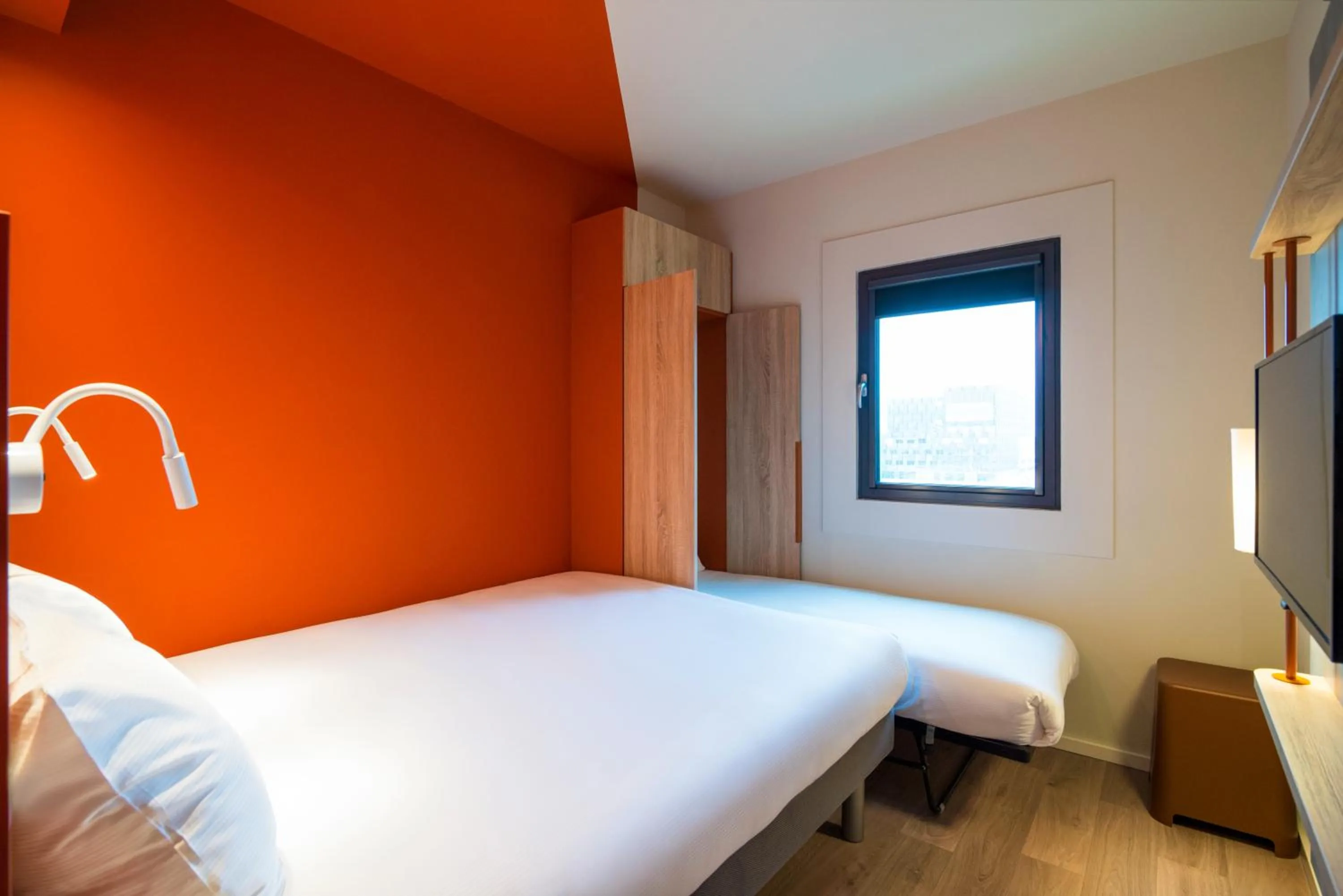 Bed in ibis budget Rotterdam The Hague Airport