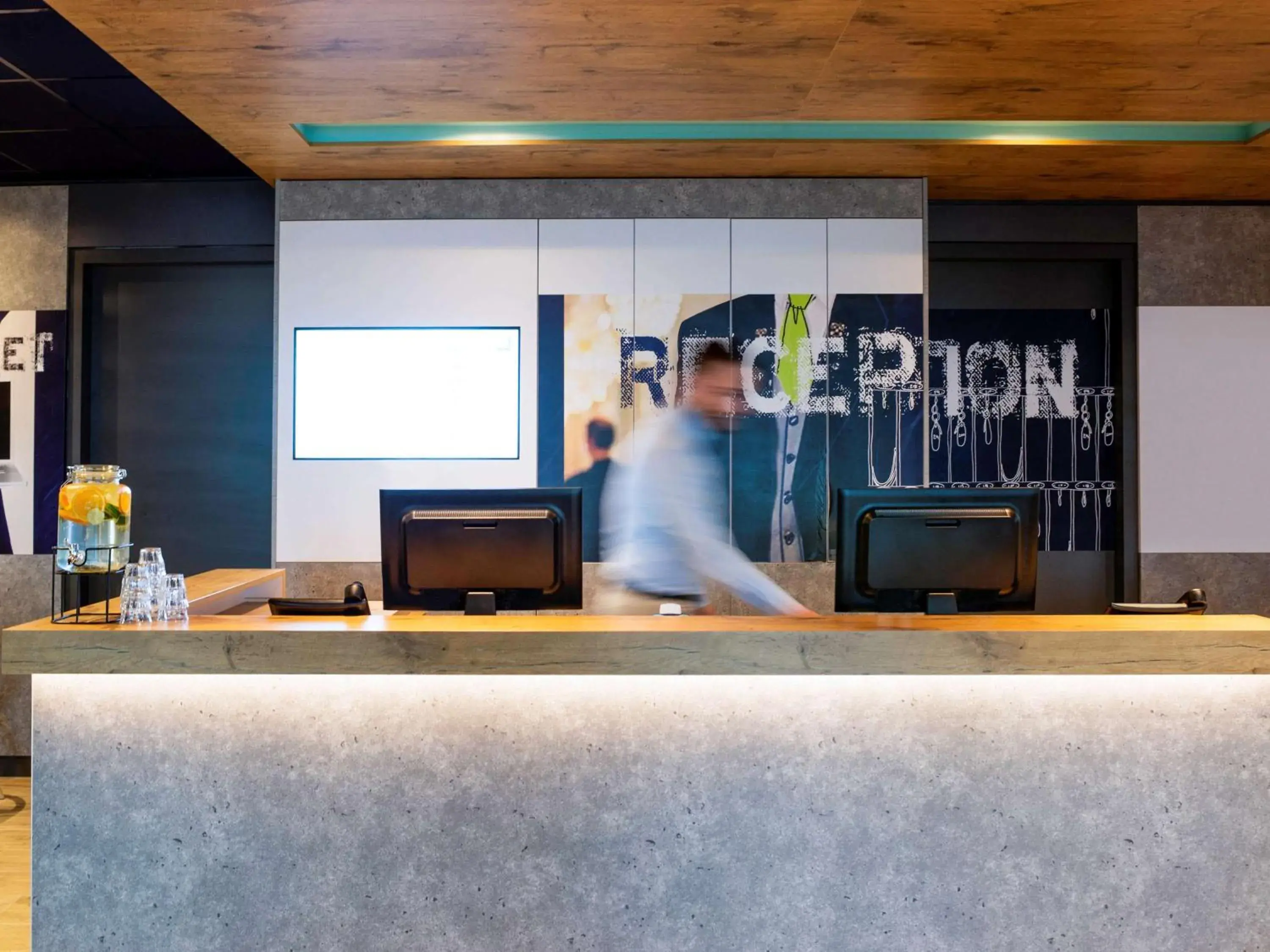 Property building in ibis budget Rotterdam The Hague Airport Property building in ibis budget Rotterdam The Hague Airport