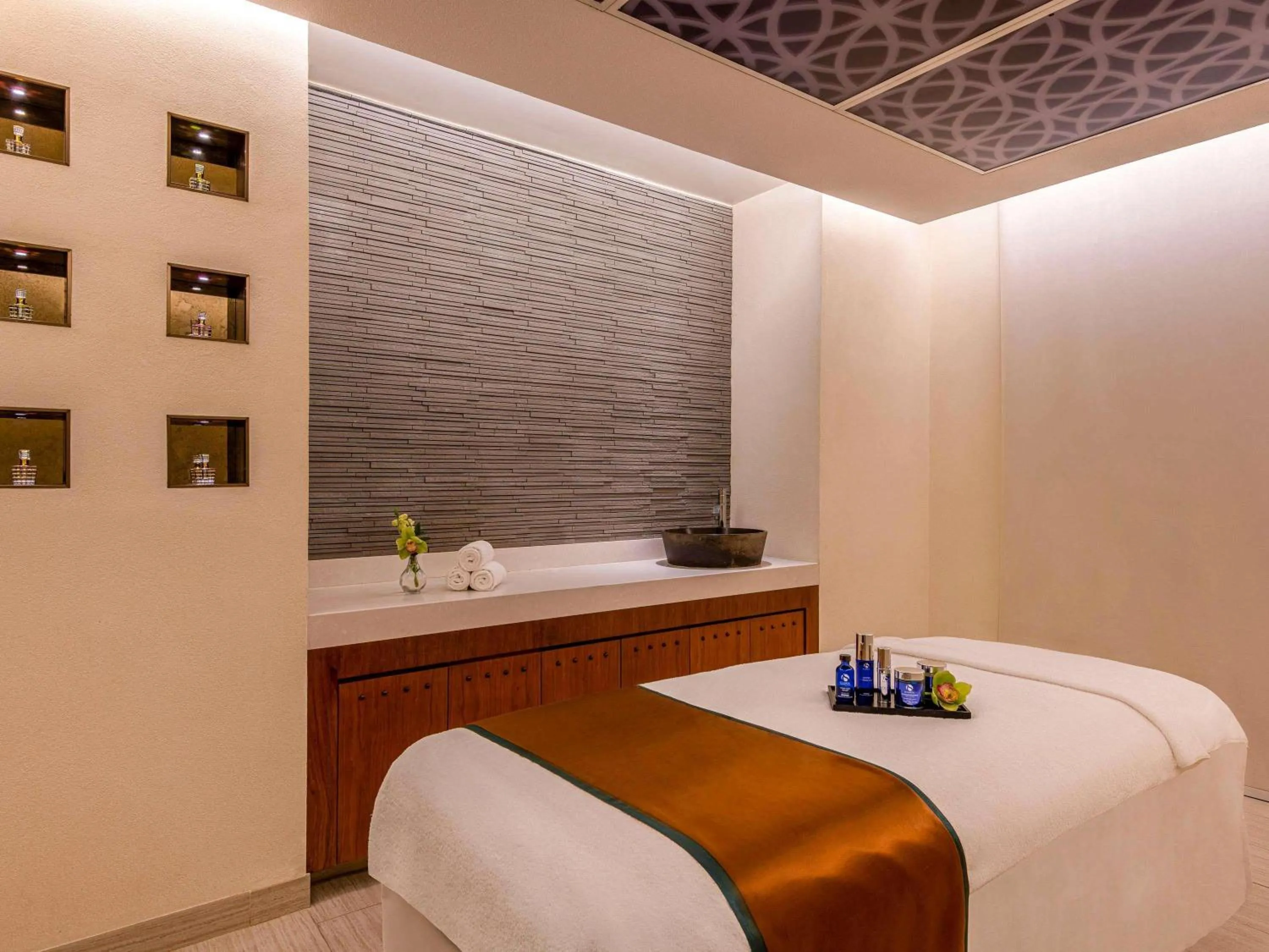 Spa and wellness centre/facilities, Bed in Alwadi Hotel Doha - MGallery Collection
