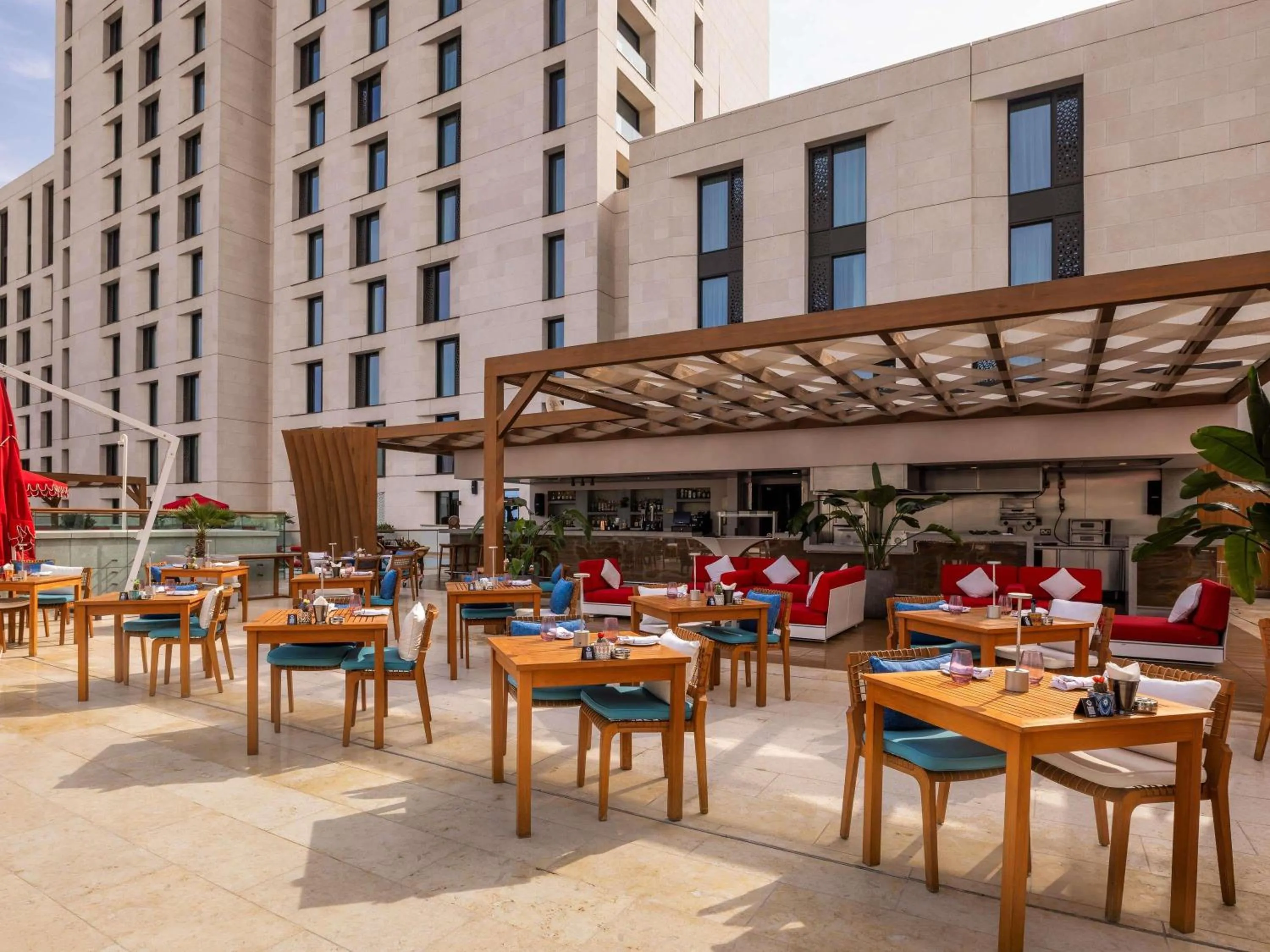 Restaurant/places to eat in Alwadi Hotel Doha - MGallery Collection