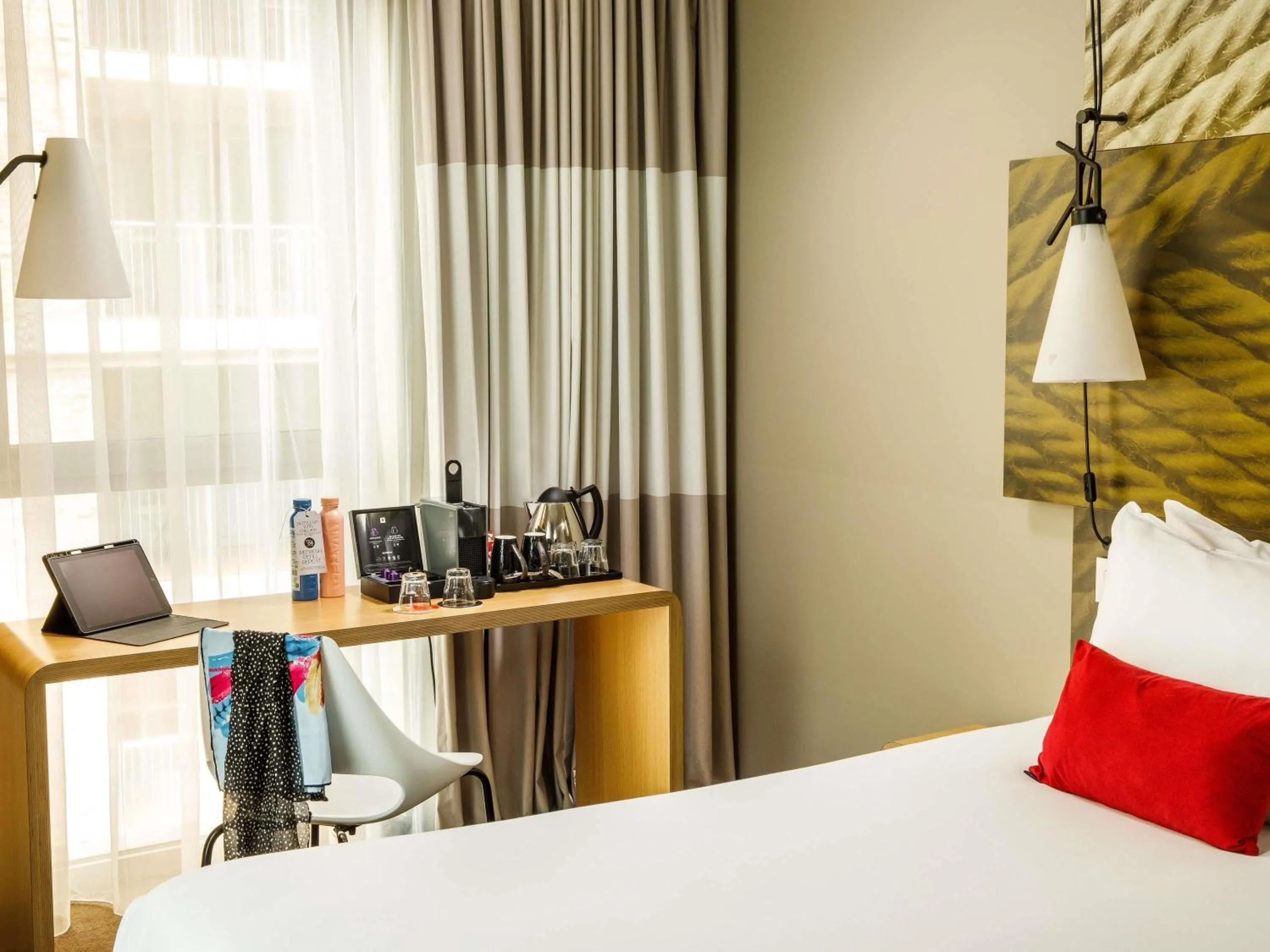 Bedroom, Bed in ibis London Canning Town