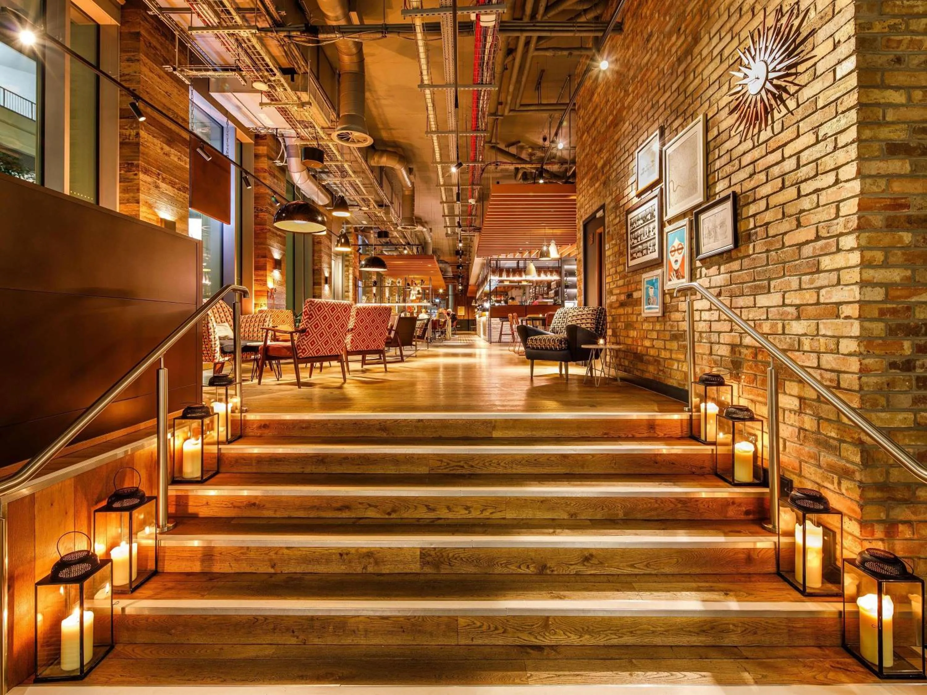 Lounge or bar in ibis London Canning Town