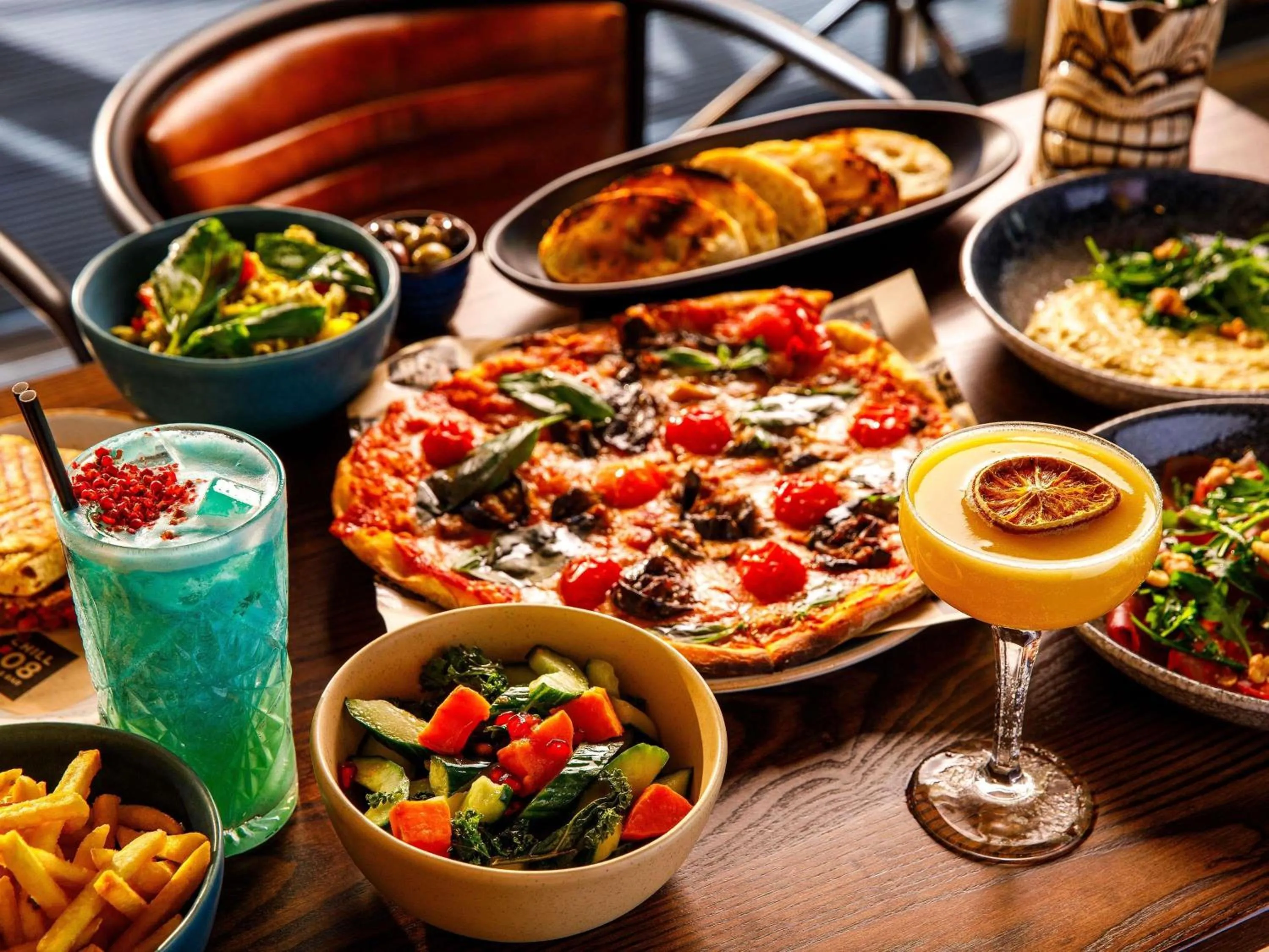 Lounge or bar in ibis London Canning Town