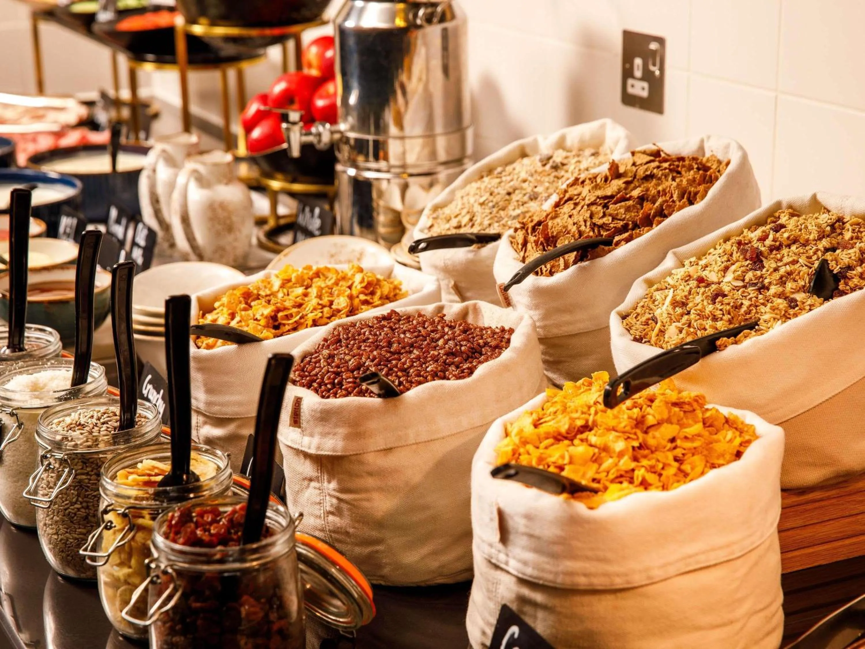 Breakfast in ibis London Canning Town