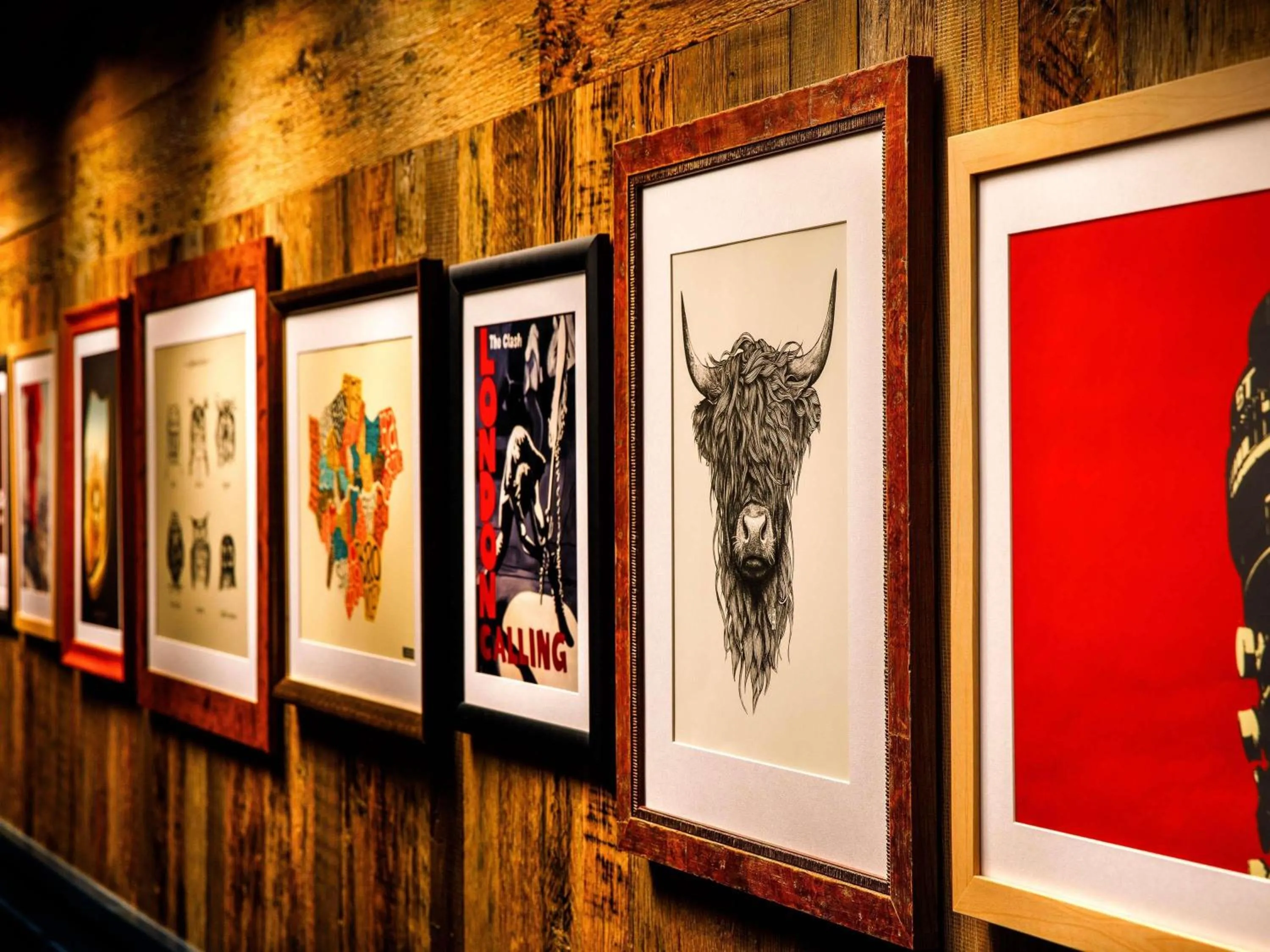 Bedroom in ibis London Canning Town