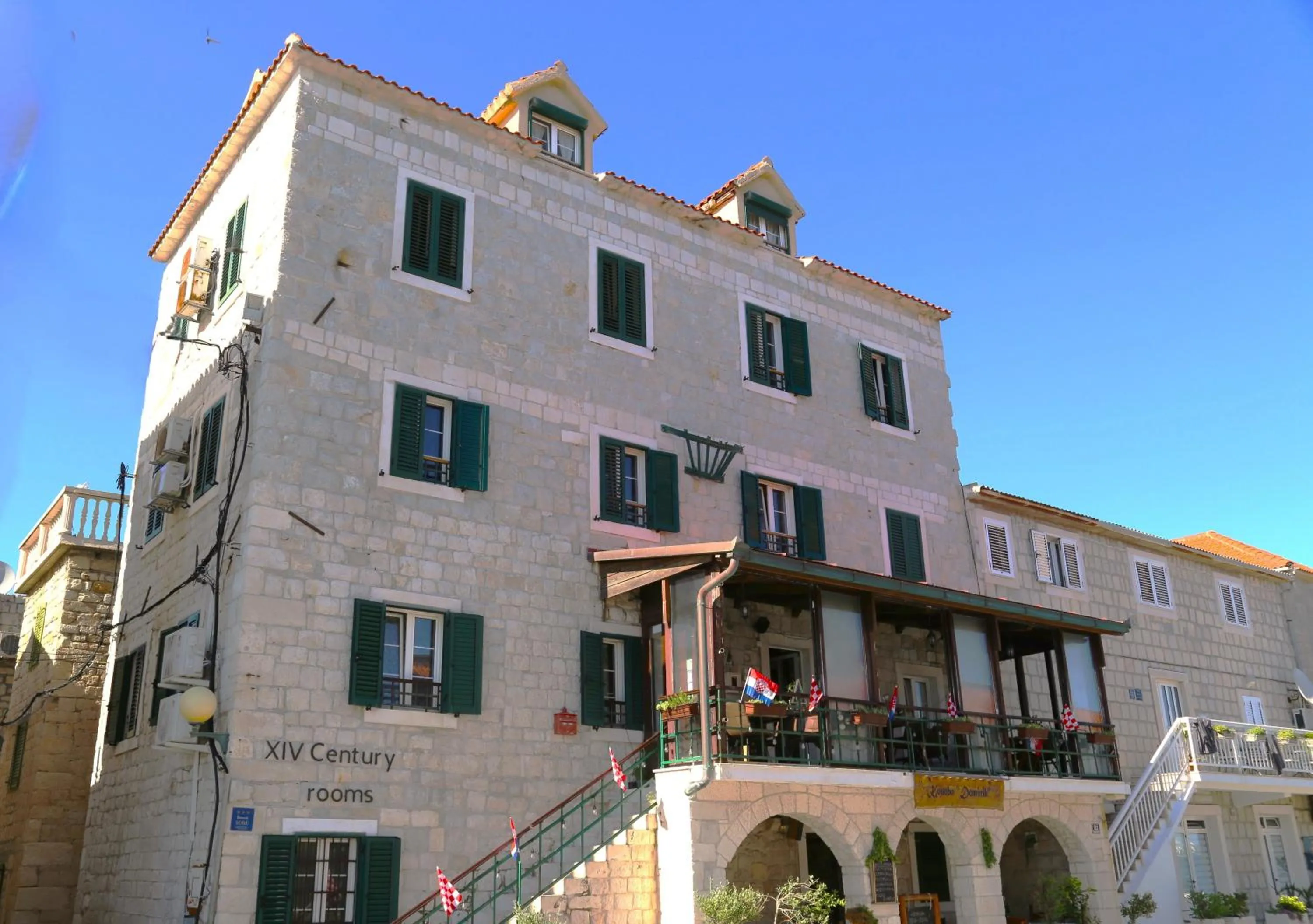 XIV Century Rooms
