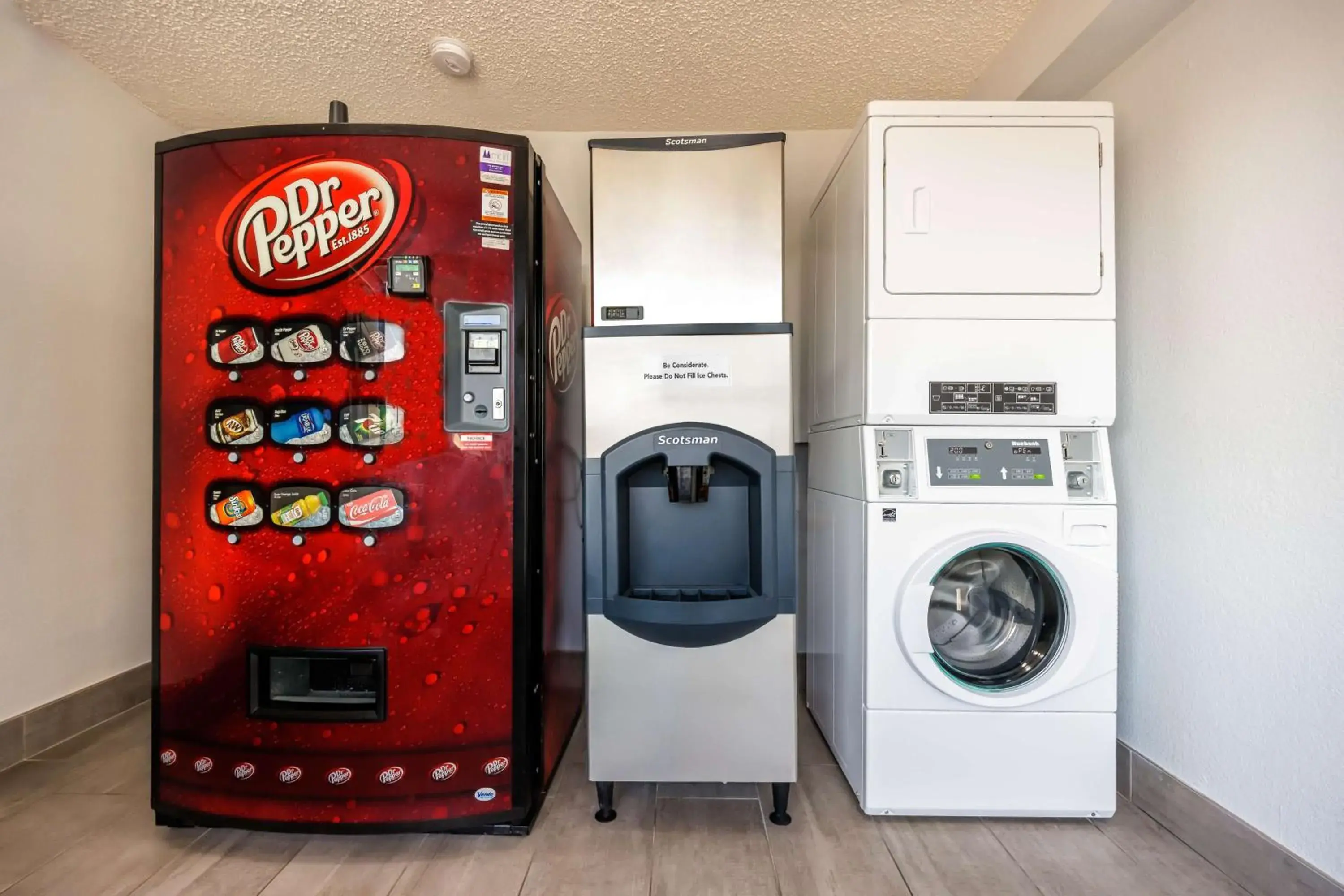 Property building in Motel 6 Fort Worth, TX East Property building in Motel 6 Fort Worth, TX East