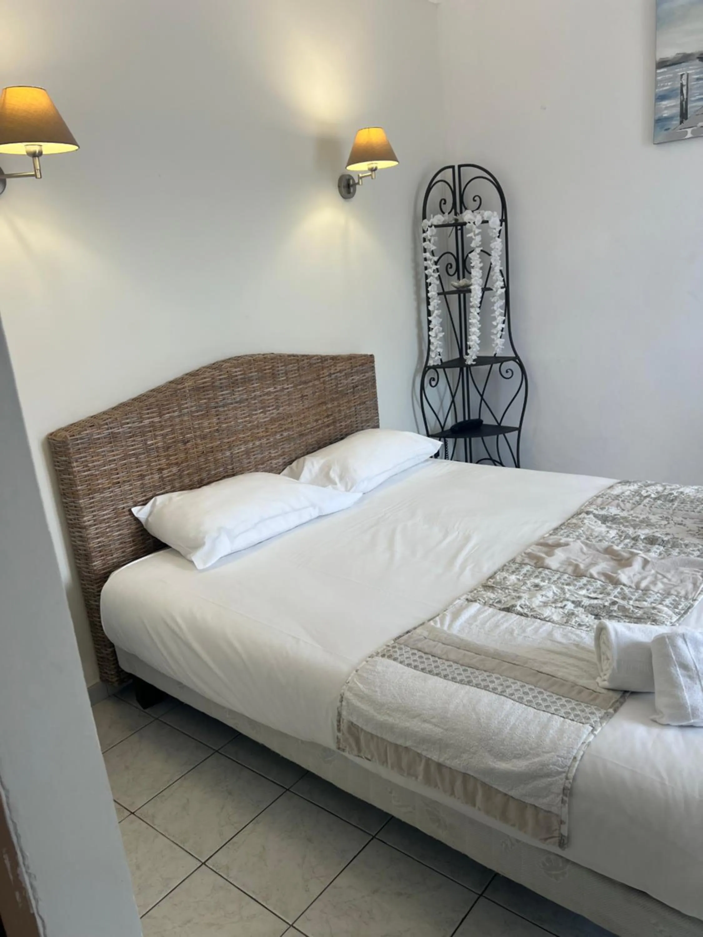 Bed in Hôtel Restaurant le Bellevue