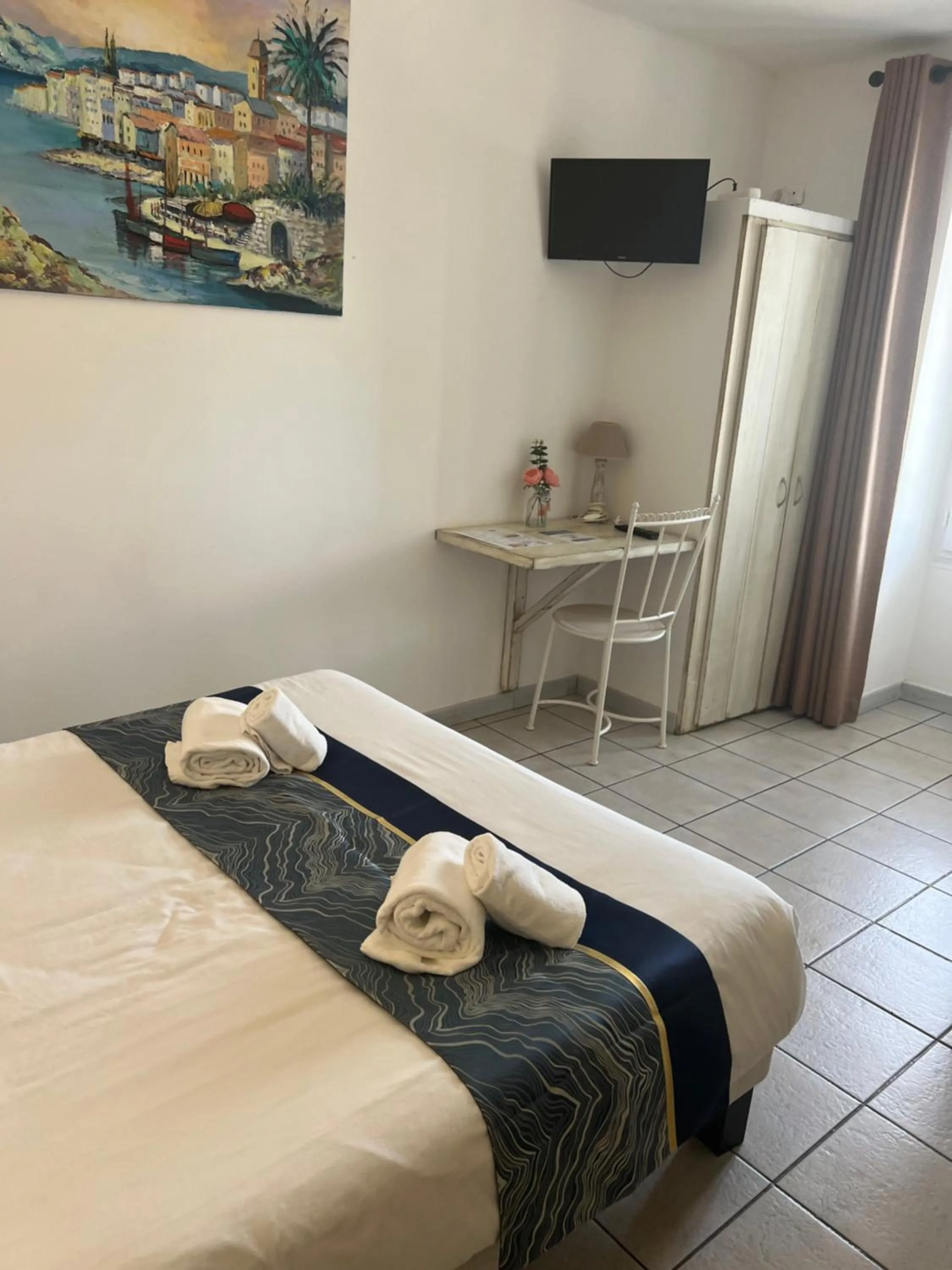 Bed in Hôtel Restaurant le Bellevue