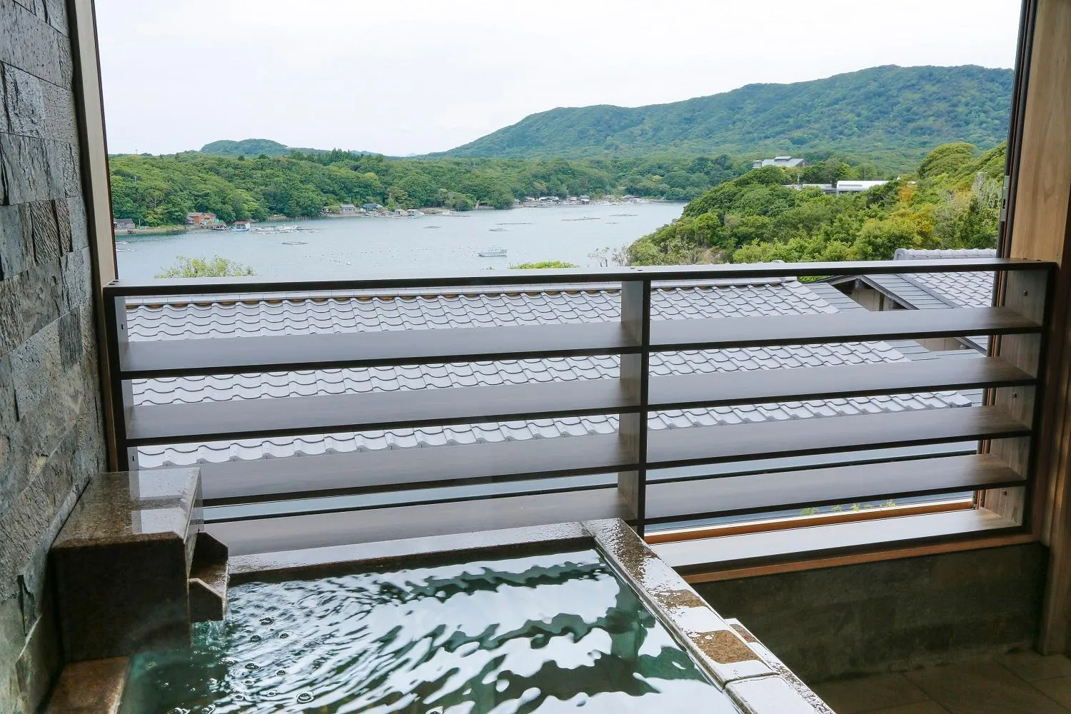 Bathroom in Teisho Basaratei