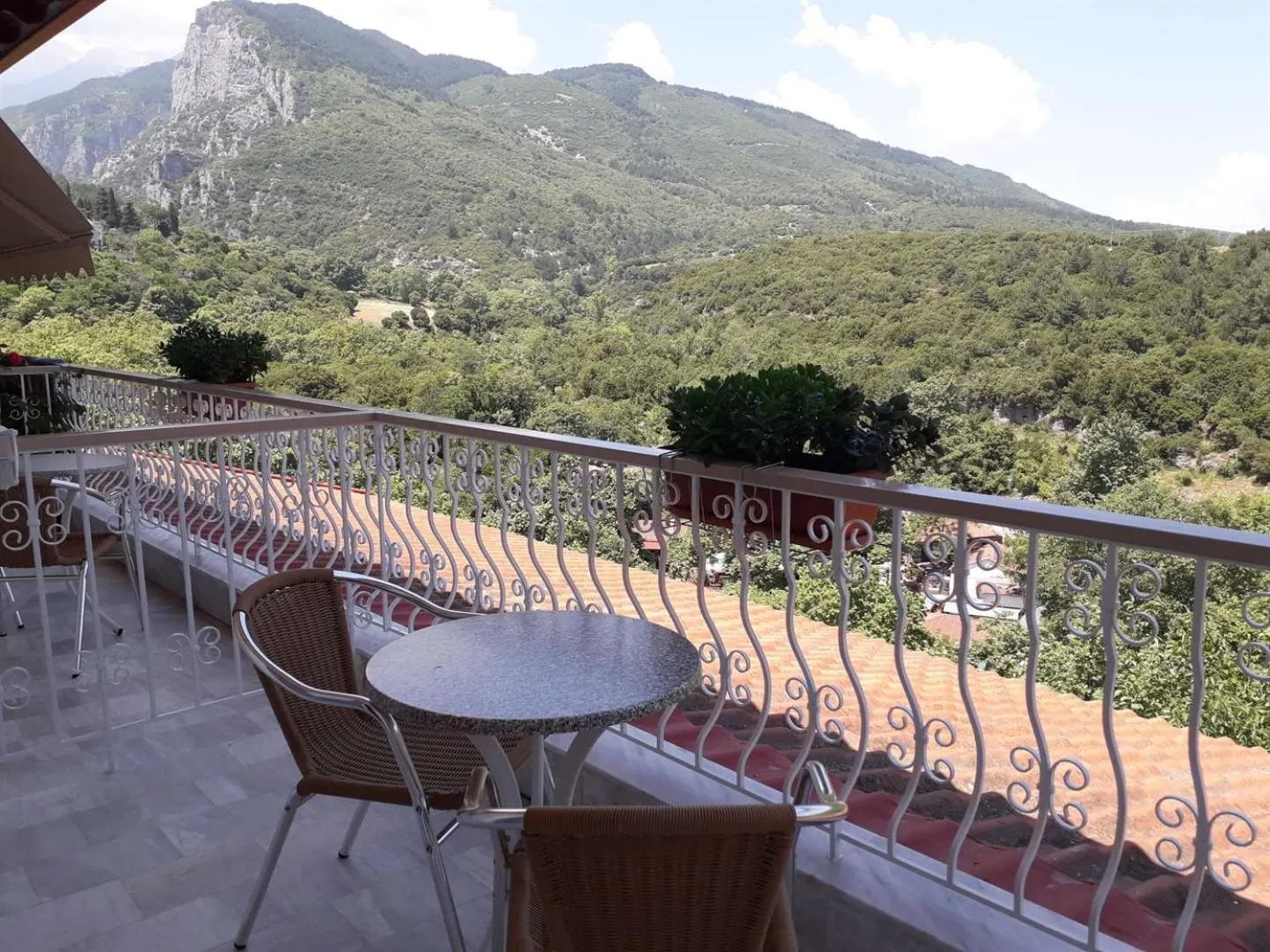 Balcony/Terrace in Olympus View Rooms Sauna & Spa