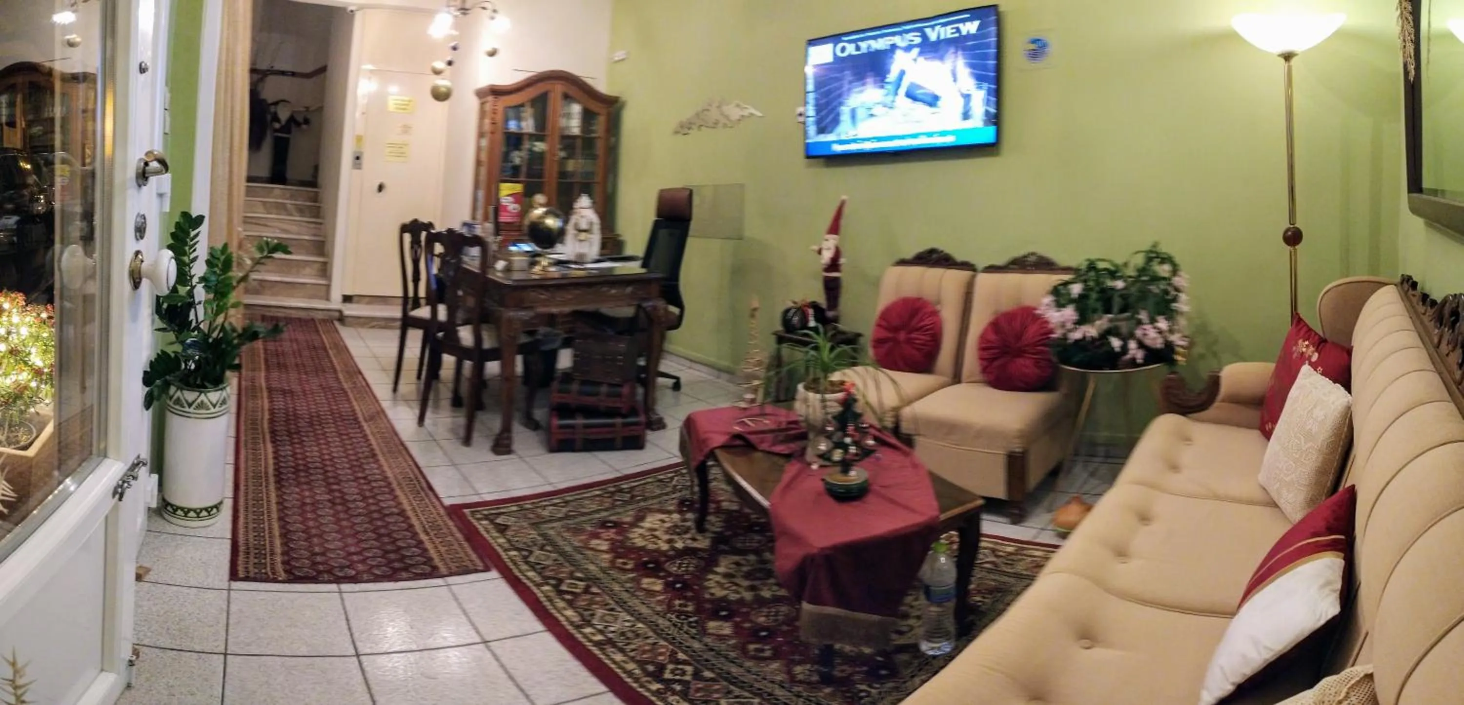 Lobby or reception in Olympus View Rooms Sauna & Spa