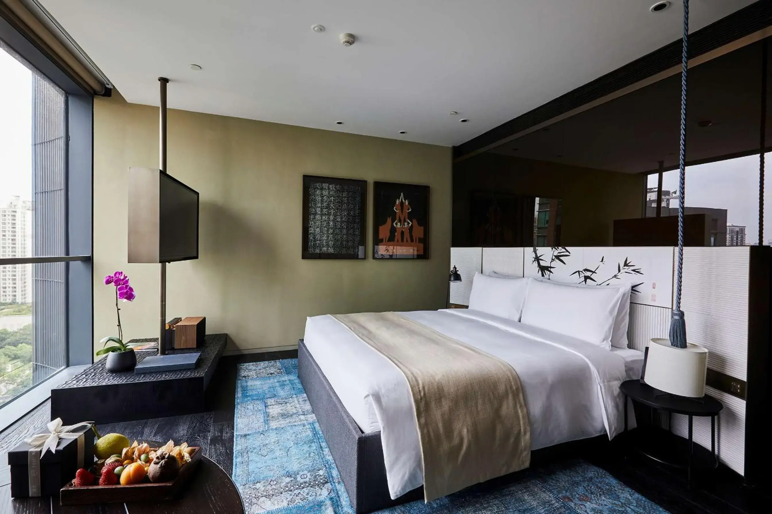 Photo of the whole room, Bed in Upper House Shanghai - Former The Middle House Photo of the whole room, Bed in Upper House Shanghai - Former The Middle House