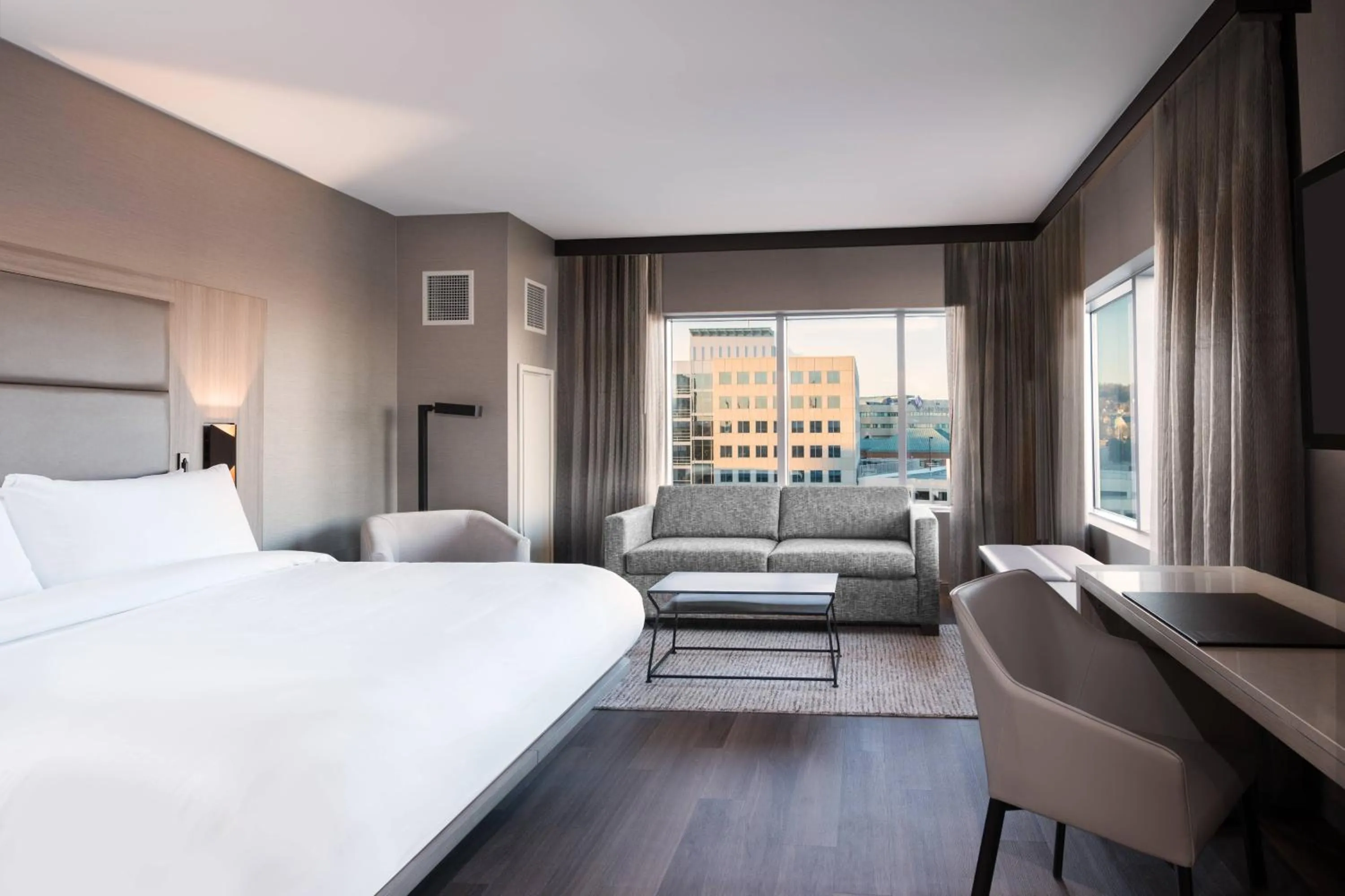 Photo of the whole room, Bed in AC Hotel by Marriott Worcester