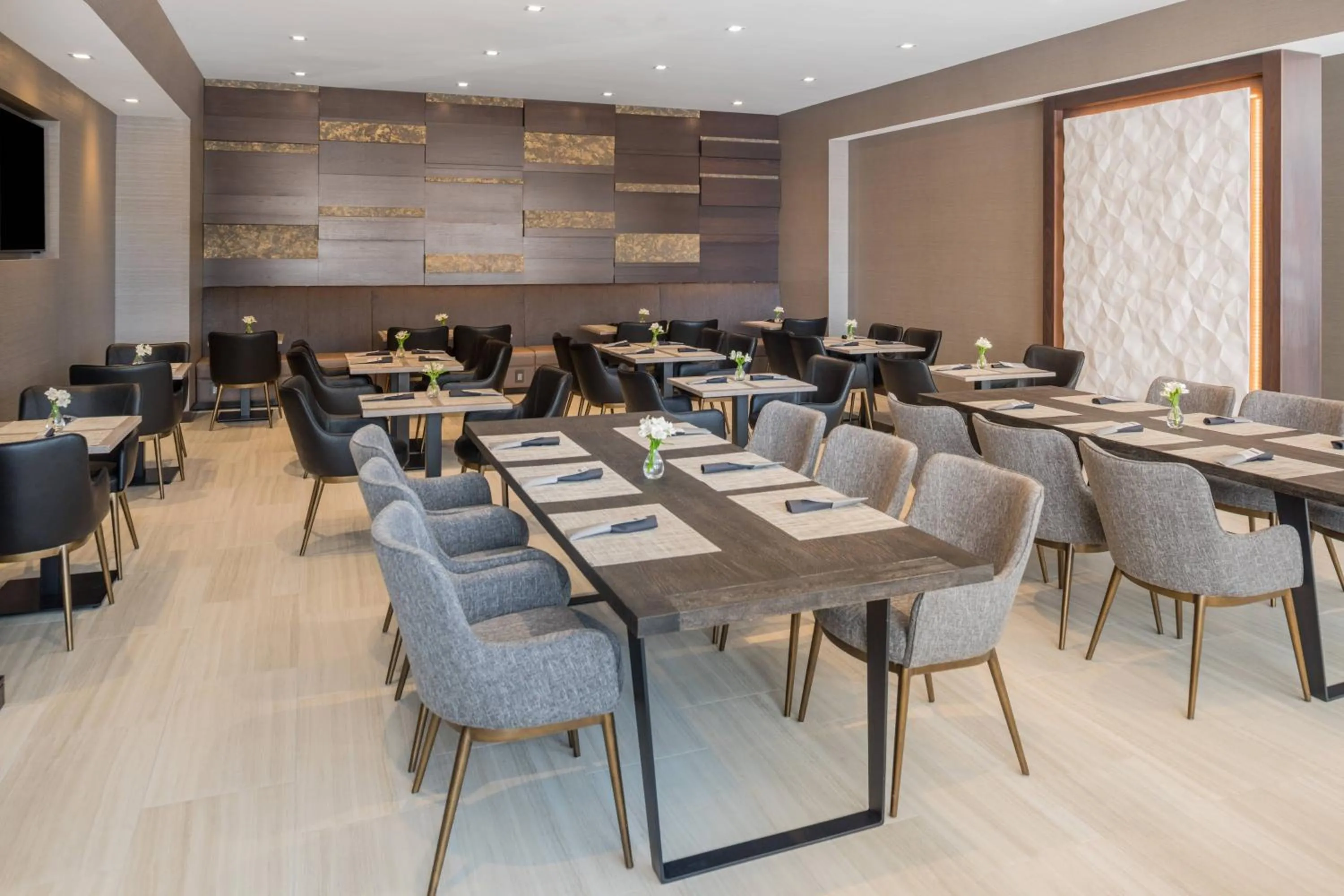 Kitchen or kitchenette in AC Hotel by Marriott Worcester