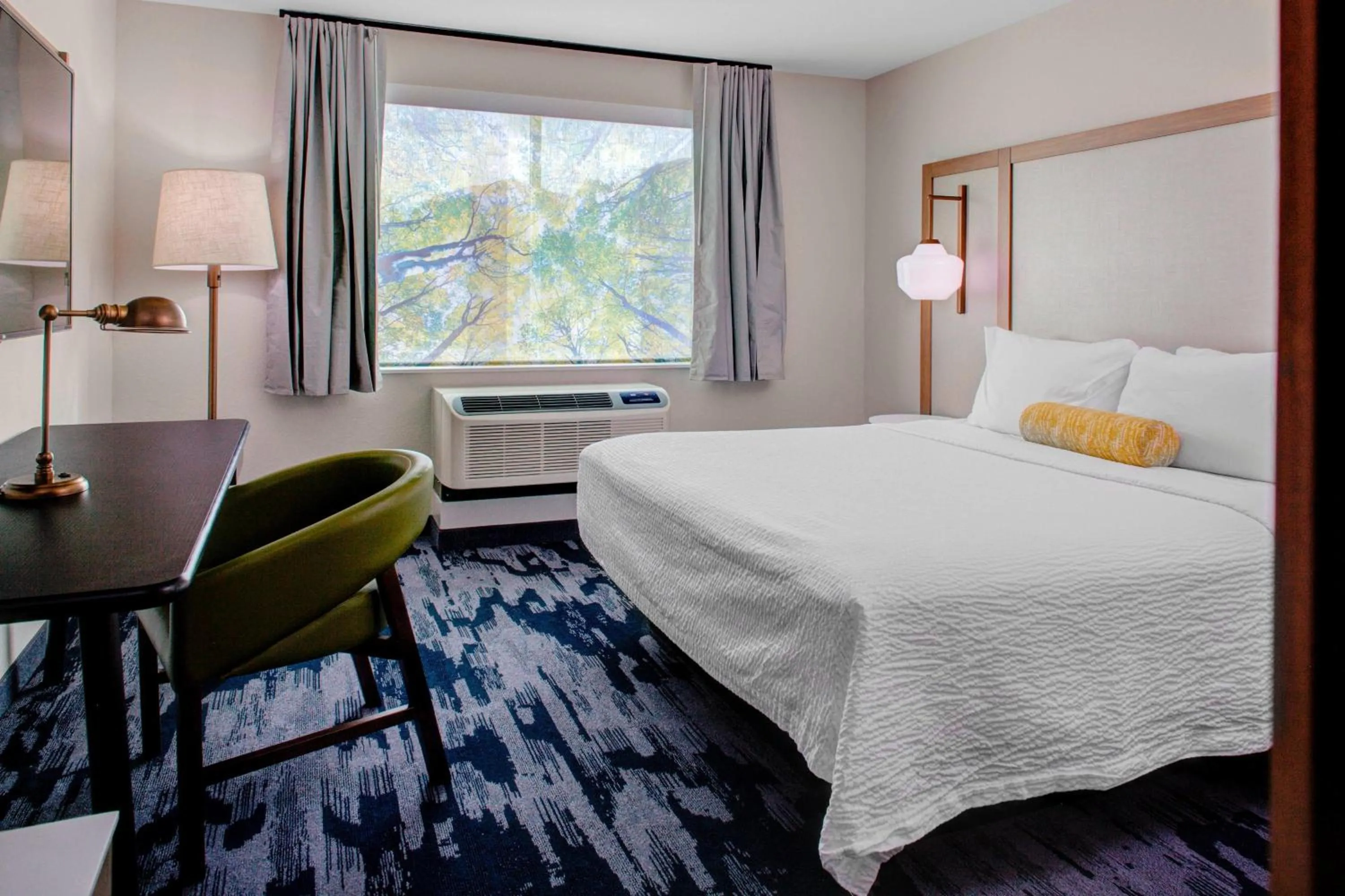 Photo of the whole room, Bed in Fairfield by Marriott Inn and Suites Boulder Broomfield Interlocken