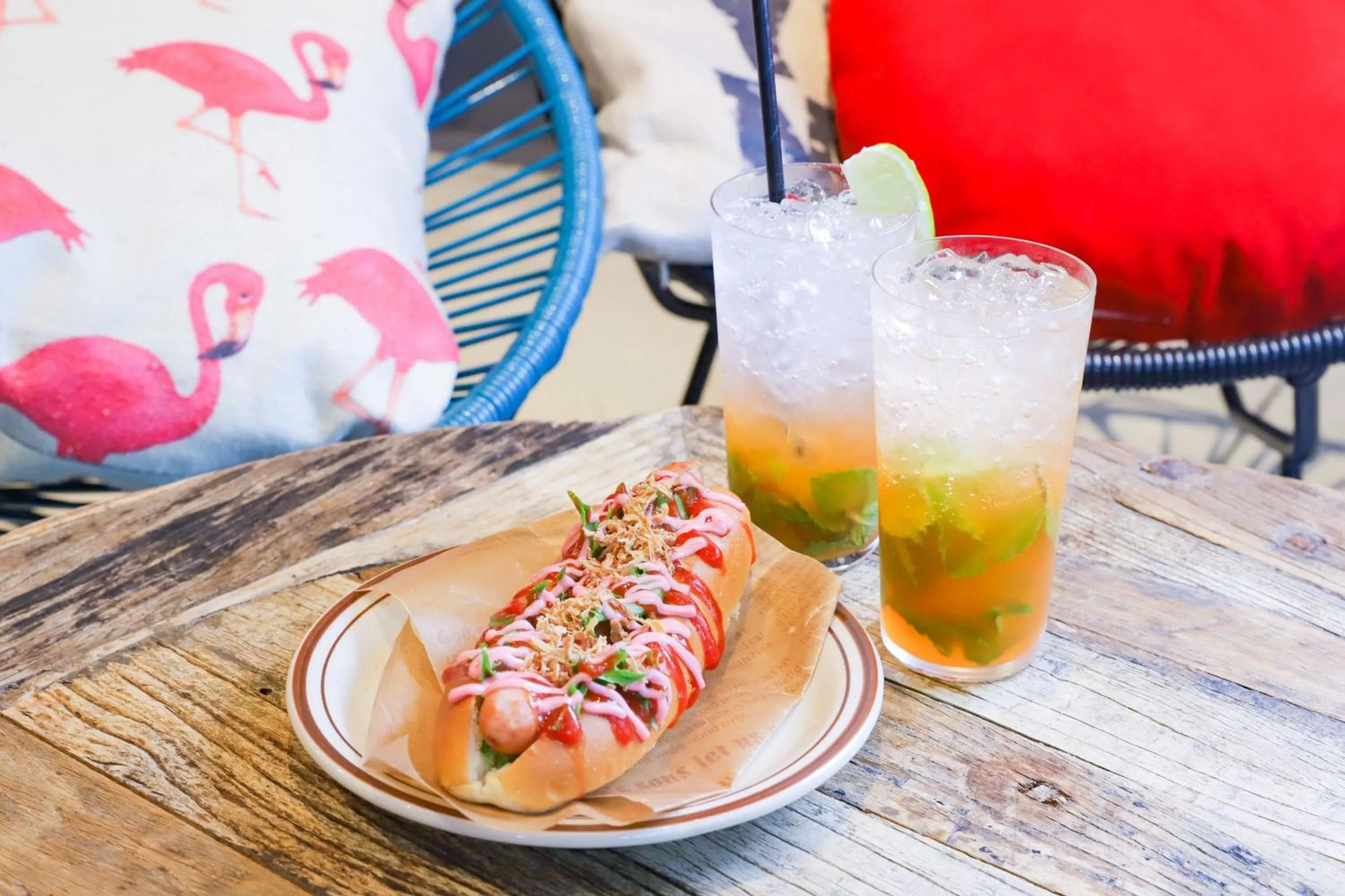 Lounge or bar in MOXY Osaka Honmachi